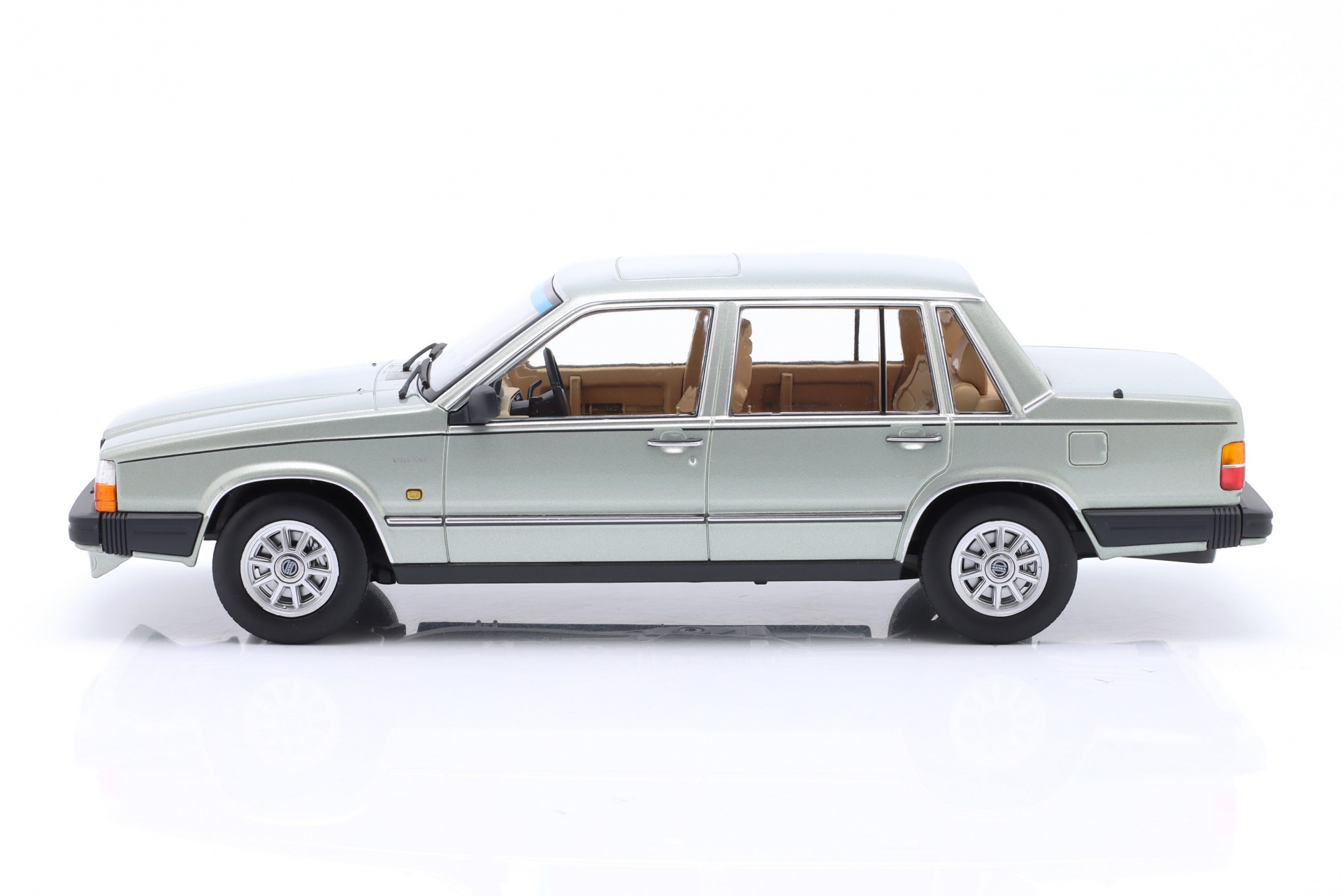 Volvo 760 Turbo Baujahr 1985 hellgr&uuml;n metallic  