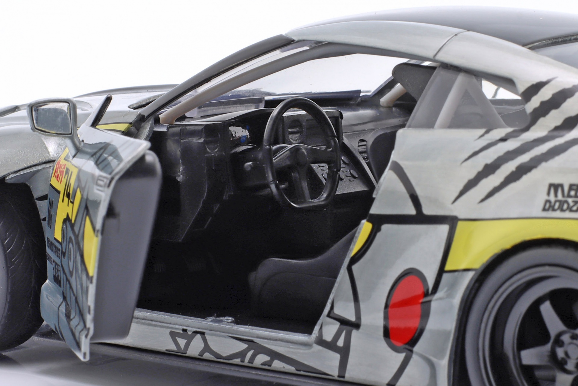 Nissan GT-R (R35) Ben Sopra Mechagodzilla 2009 mit Figur  Jada Toys