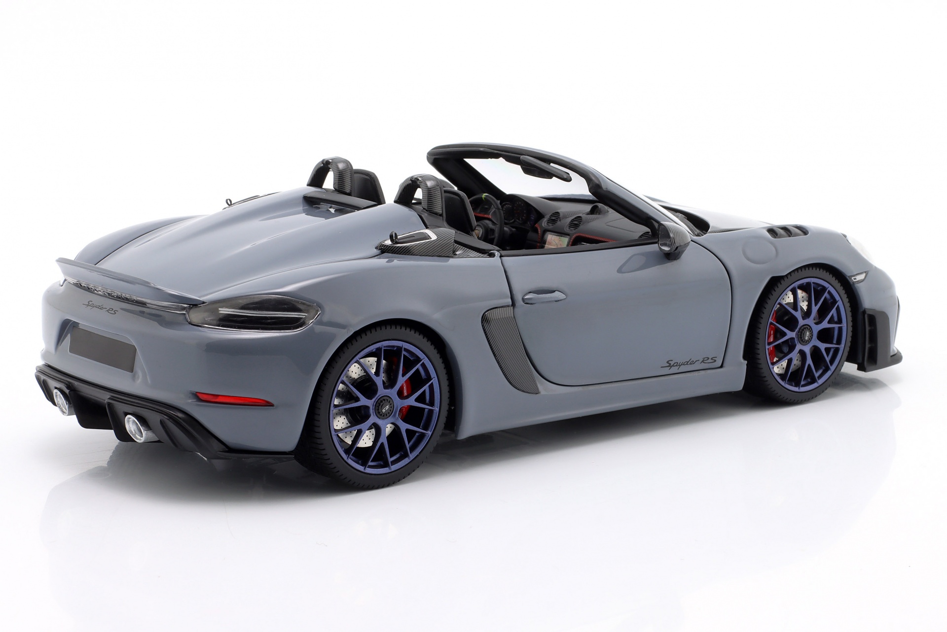 Porsche 718 Spyder RS Weissach-Paket Baujahr 2024 grau  