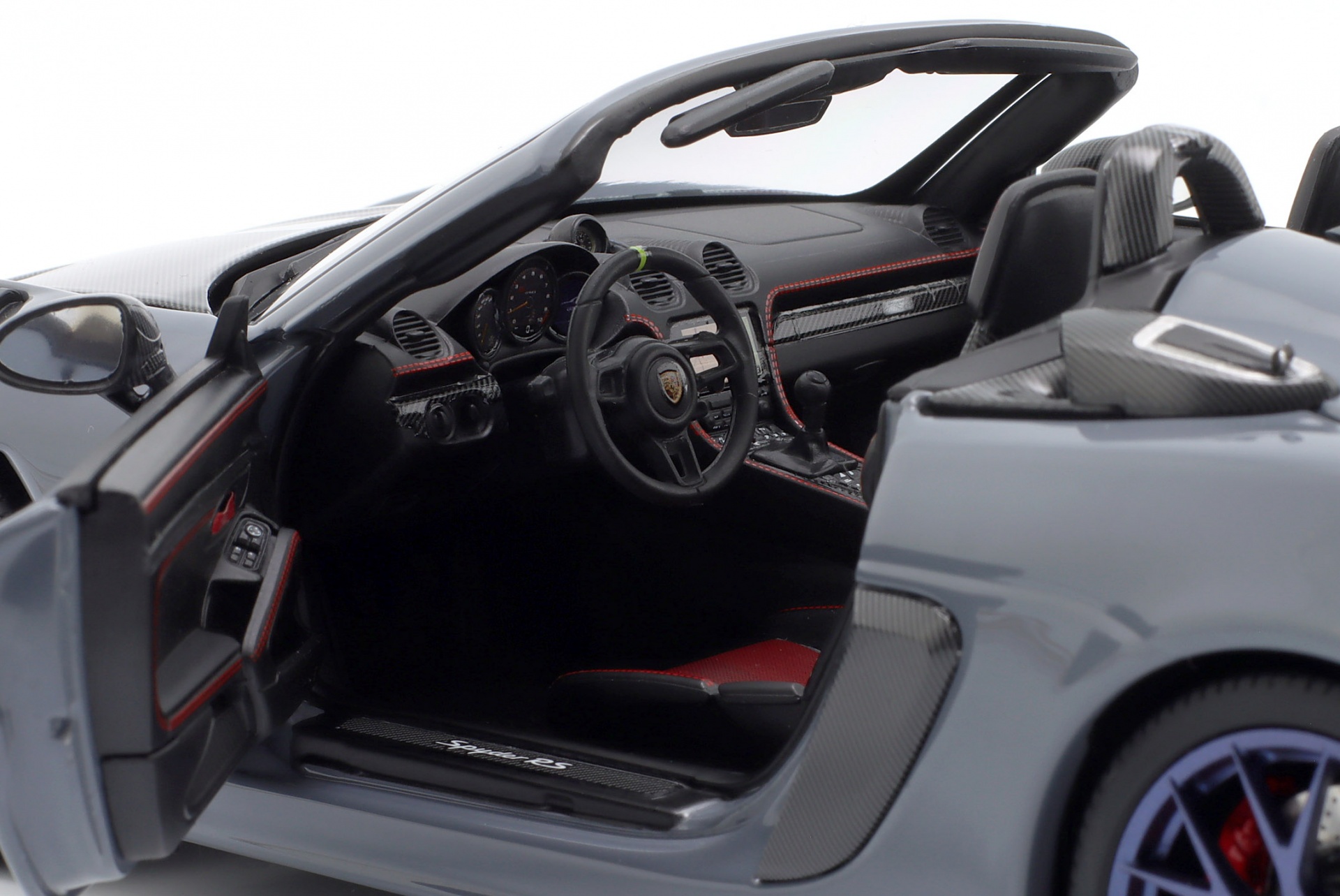 Porsche 718 Spyder RS Weissach-Paket Baujahr 2024 grau  
