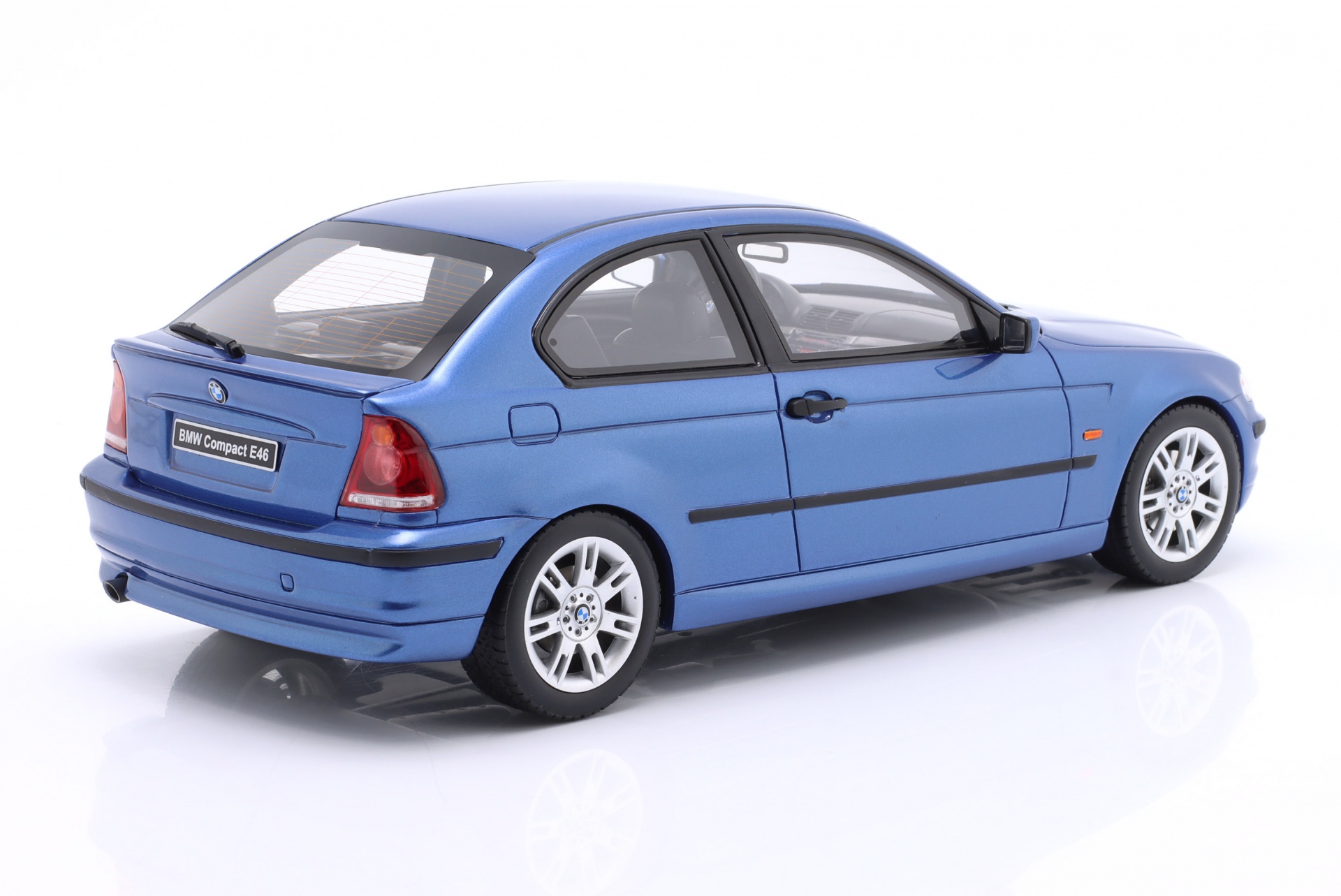 BMW 318 TI Compact (E46) Baujahr 2002 Estoril blau  OttOmobile