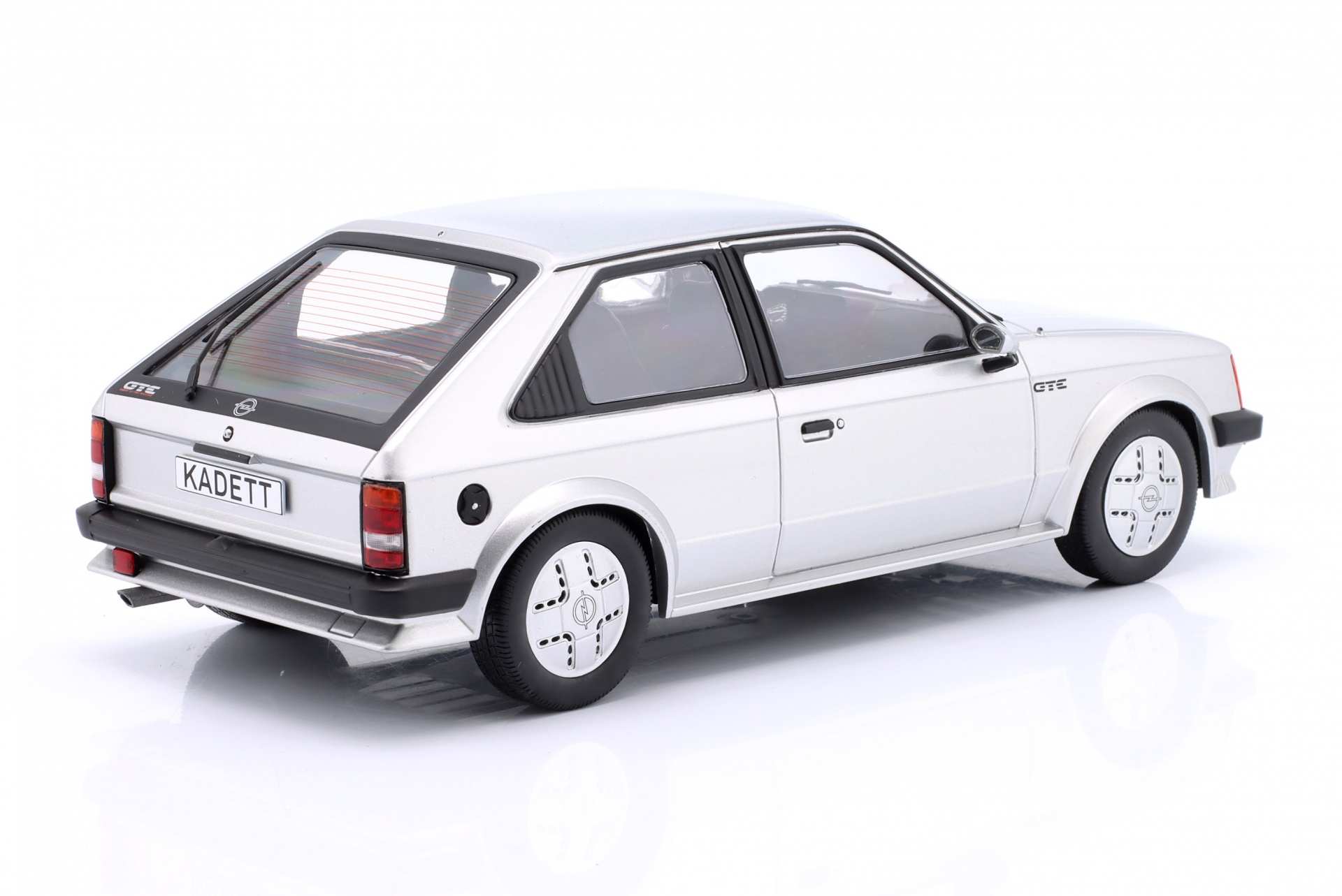 Opel Kadett D GTE Baujahr 1983 silber metallic  ModelCar Group