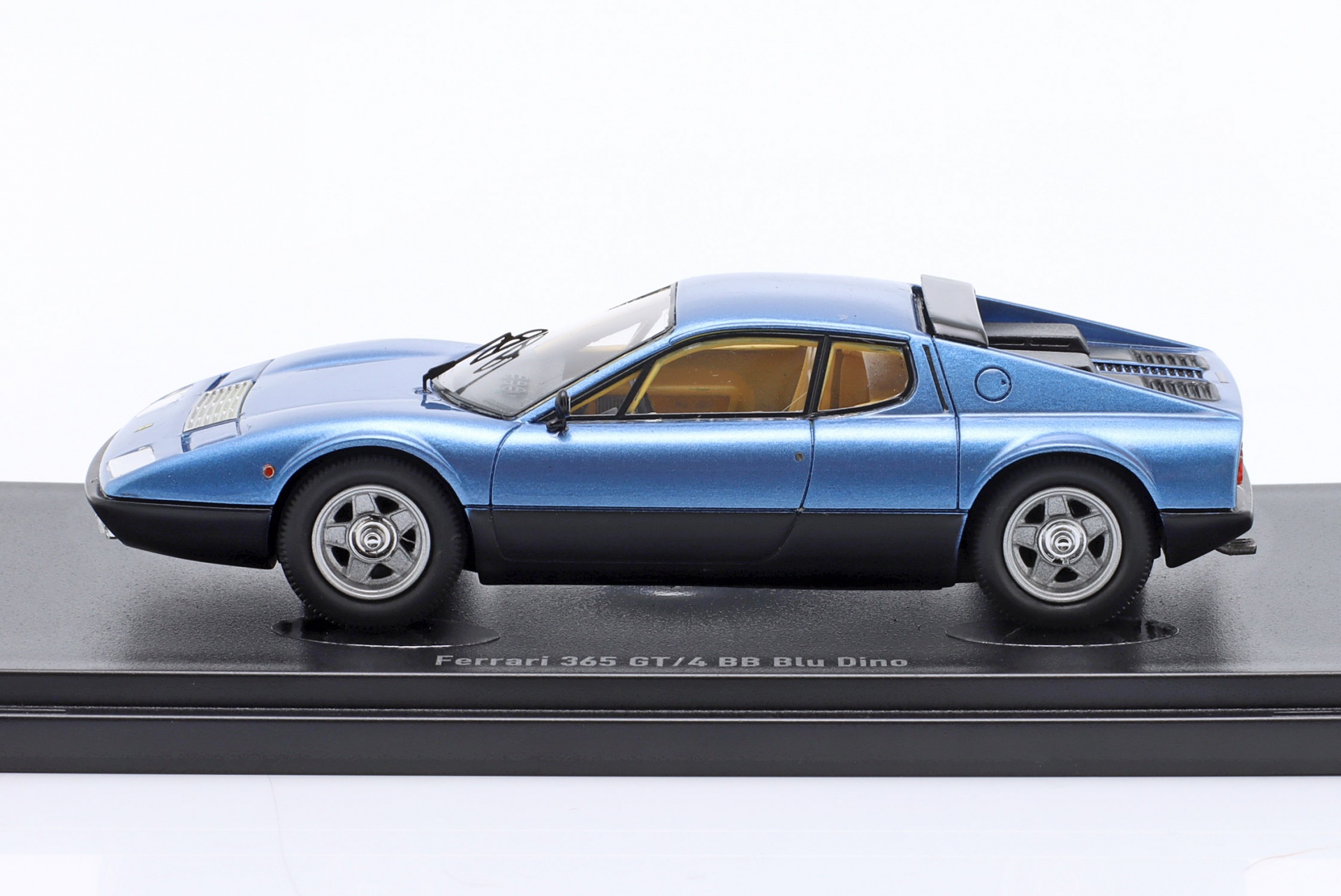 Ferrari 365 GT/4 BB Baujahr 1973-1976 blau metallic  