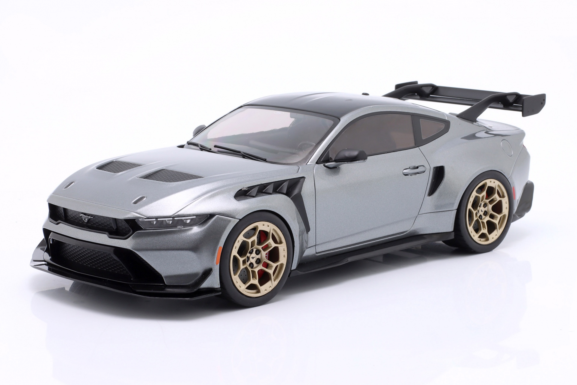 Ford Mustang GTD Baujahr 2025 silbergrau metallic  
