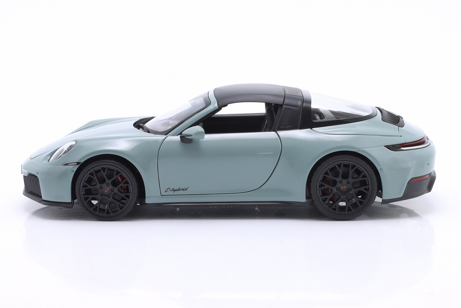Porsche 911 (992.2) Targa 4 GTS Hybrid Baujahr 2025 aventuringr&uuml;n  