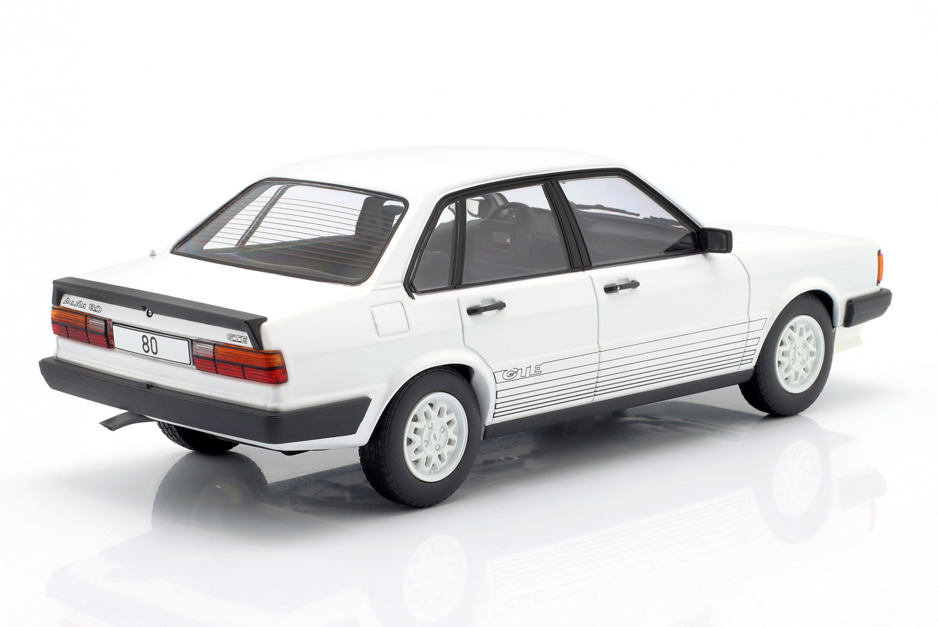 Audi 80 GTE (B2) Baujahr 1978 wei&szlig;  ModelCar Group