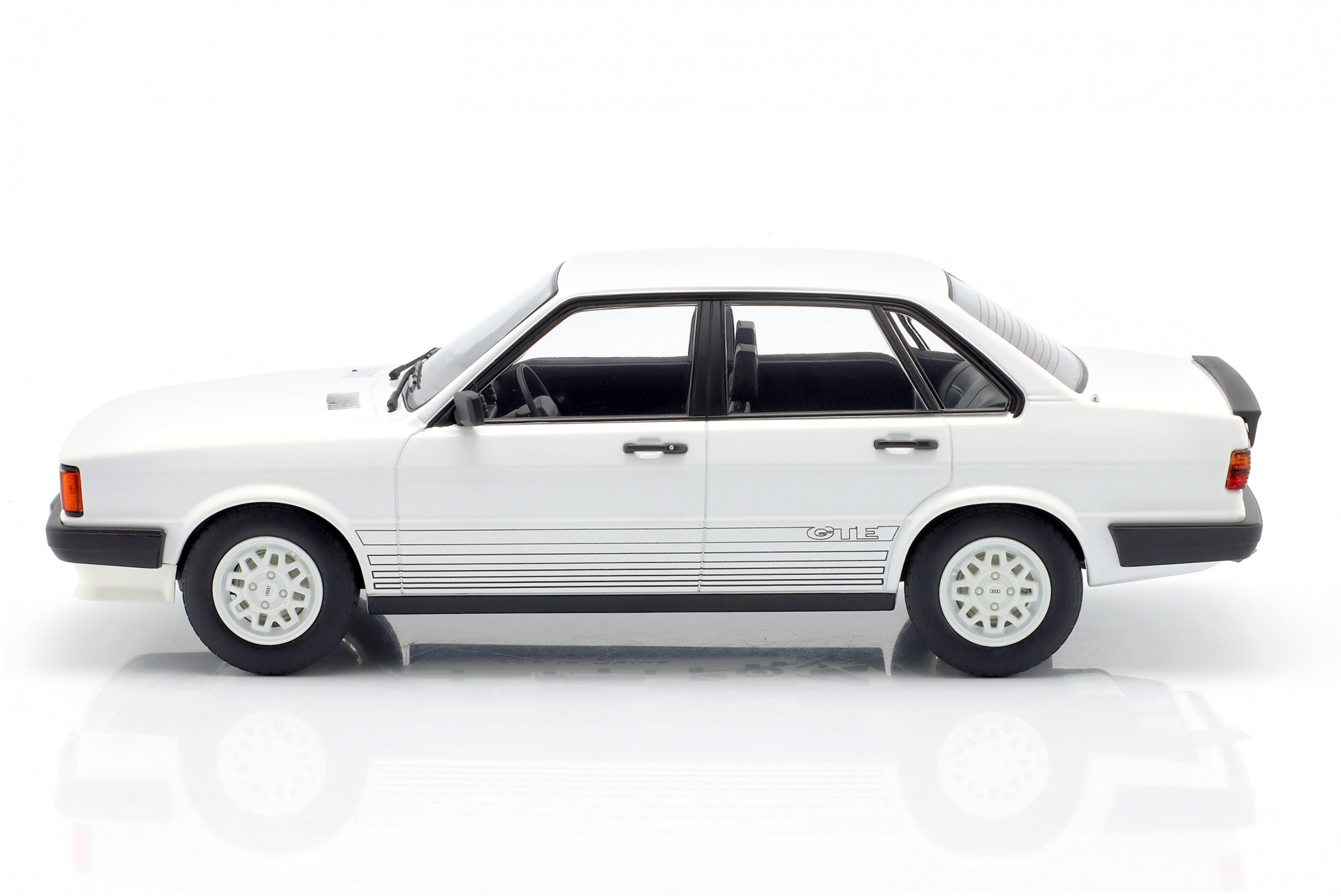 Audi 80 GTE (B2) Baujahr 1978 wei&szlig;  ModelCar Group