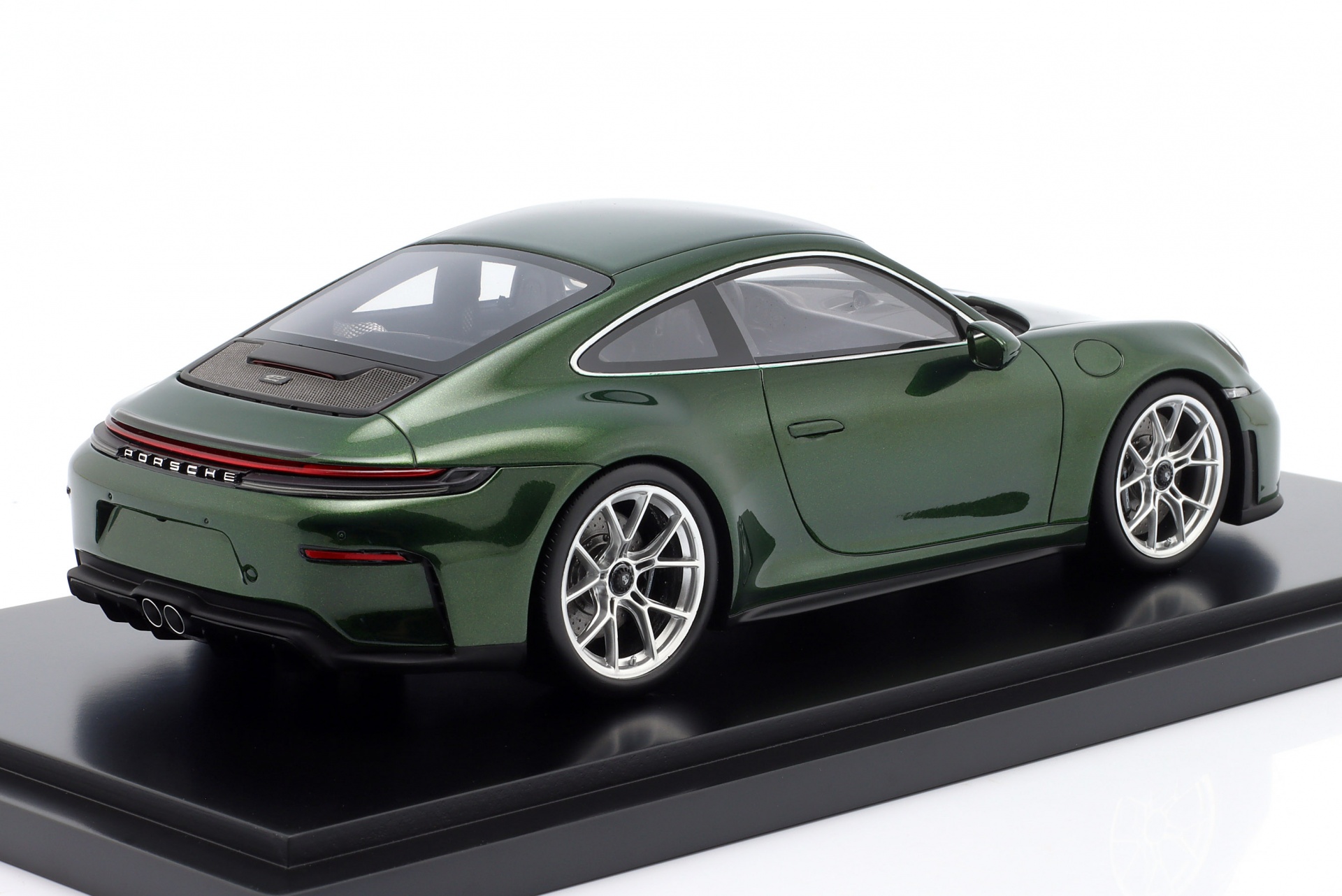 Porsche 911 (992.2) GT3 Touring Baujahr 2025 oakgr&uuml;n metallic  