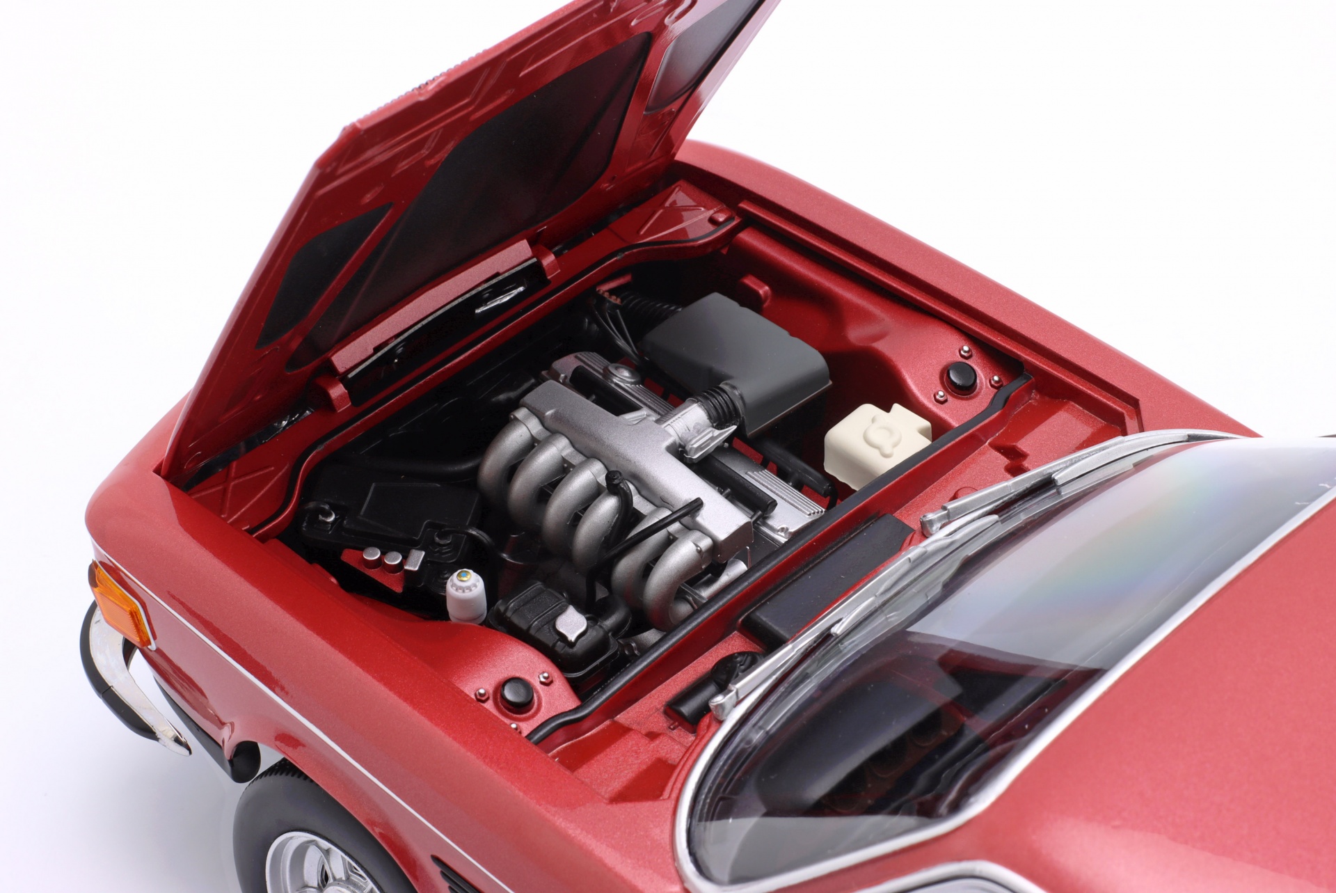 BMW 3.0 CSi (E9) mit Alufelgen Baujahr 1971 rot metallic  