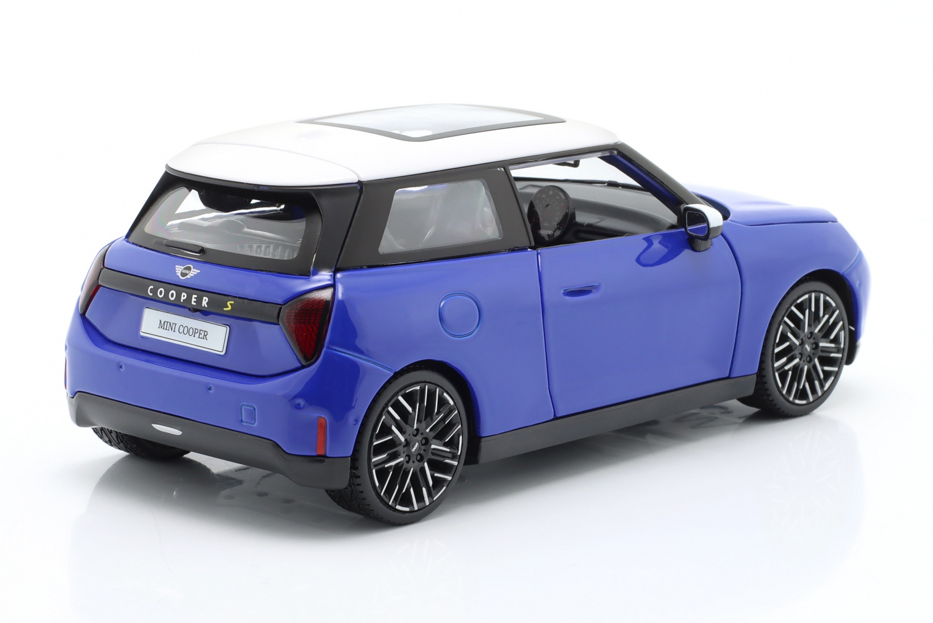 Mini Cooper SE (J01) blau / wei&szlig;  