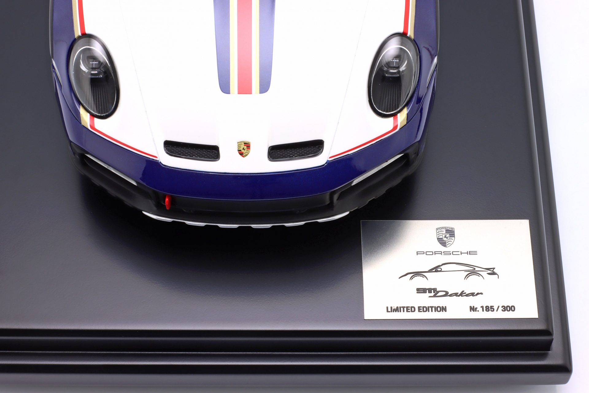 Porsche 911 (992) Dakar #953 Roughroads Rallye Design Paket  