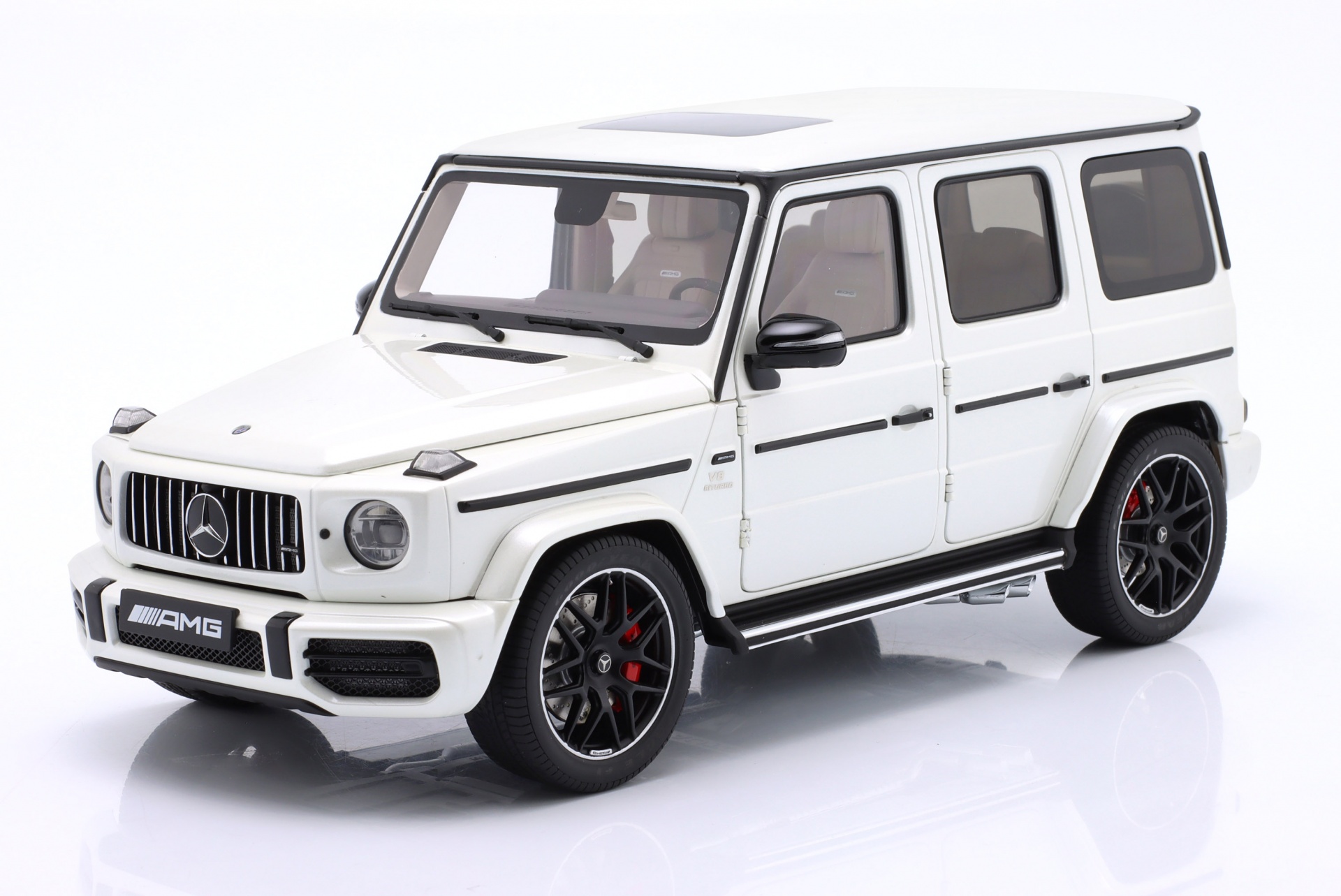 Mercedes-Benz AMG G63 Baujahr 2019 brilliantwei&szlig; metallic  