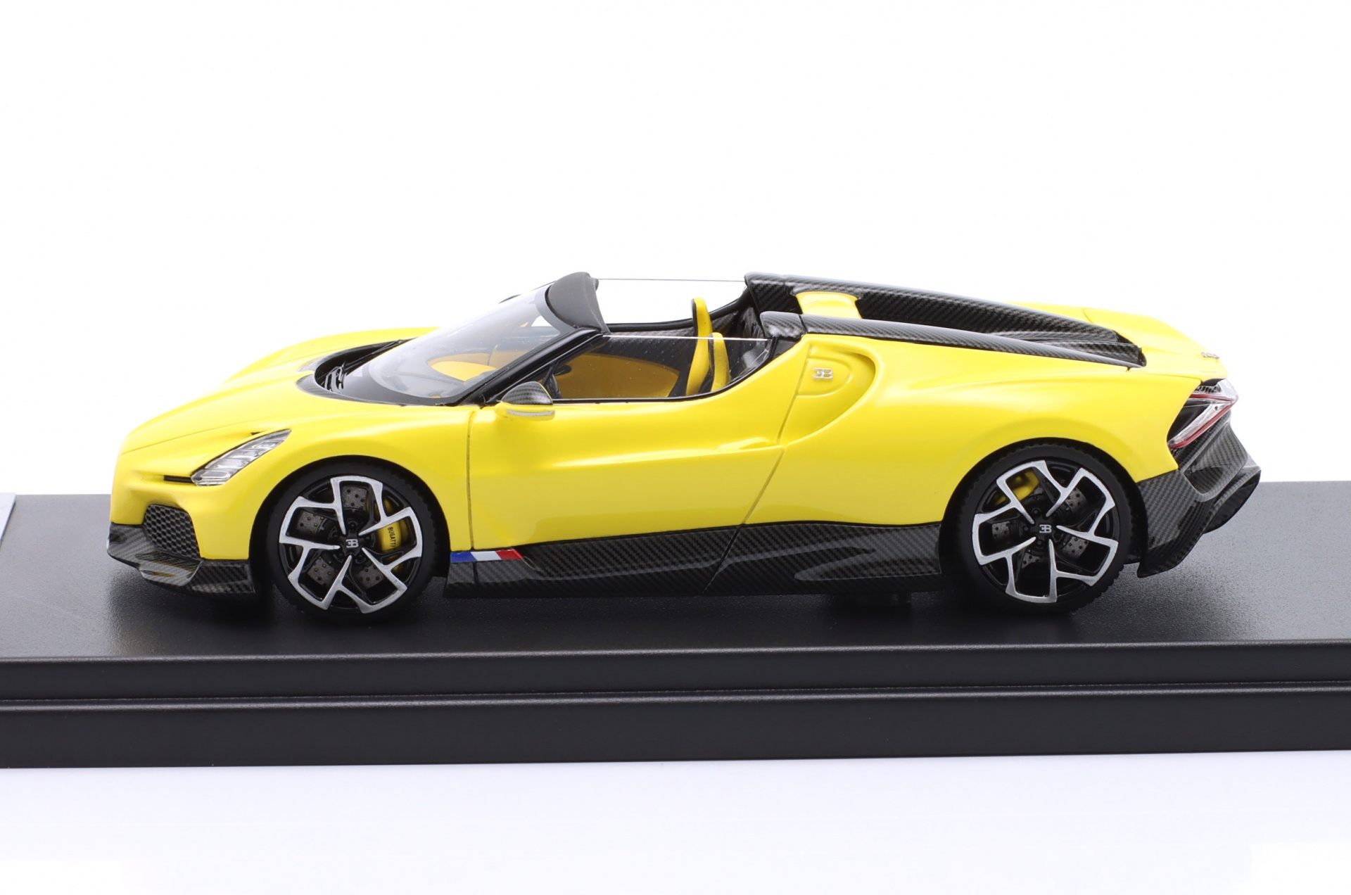 Bugatti W16 Mistral Baujahr 2022 gelb  
