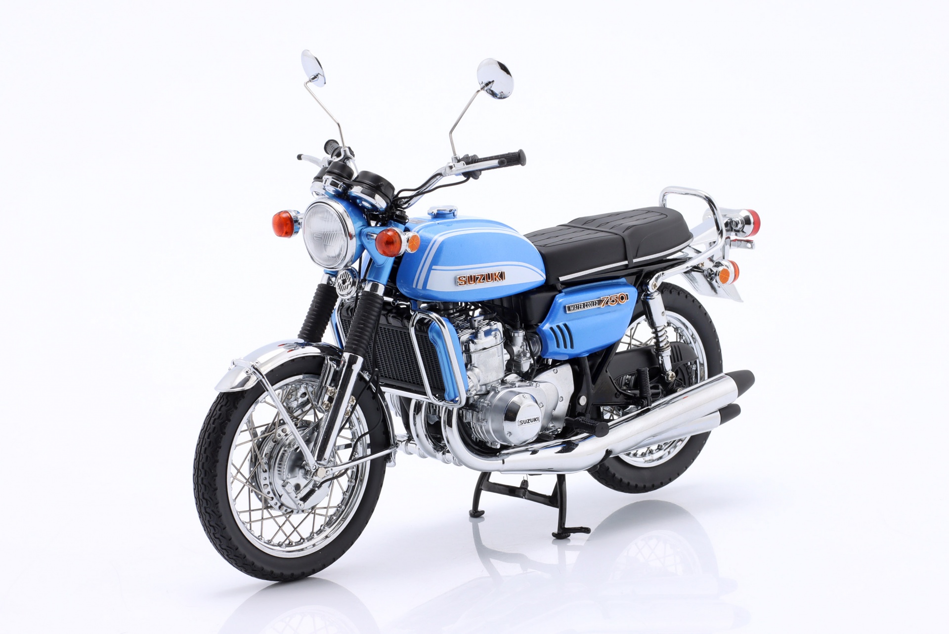 Suzuki GT 750 J Baujahr 1973 blau metallic  