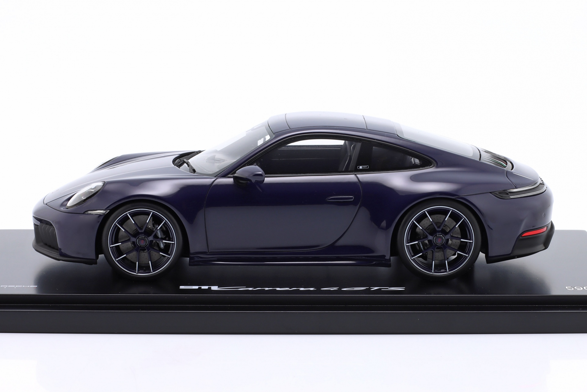 Porsche 911 (992.2) Carrera 4 GTS 40 Jahre Porsche Italien 2025 Blusogno  