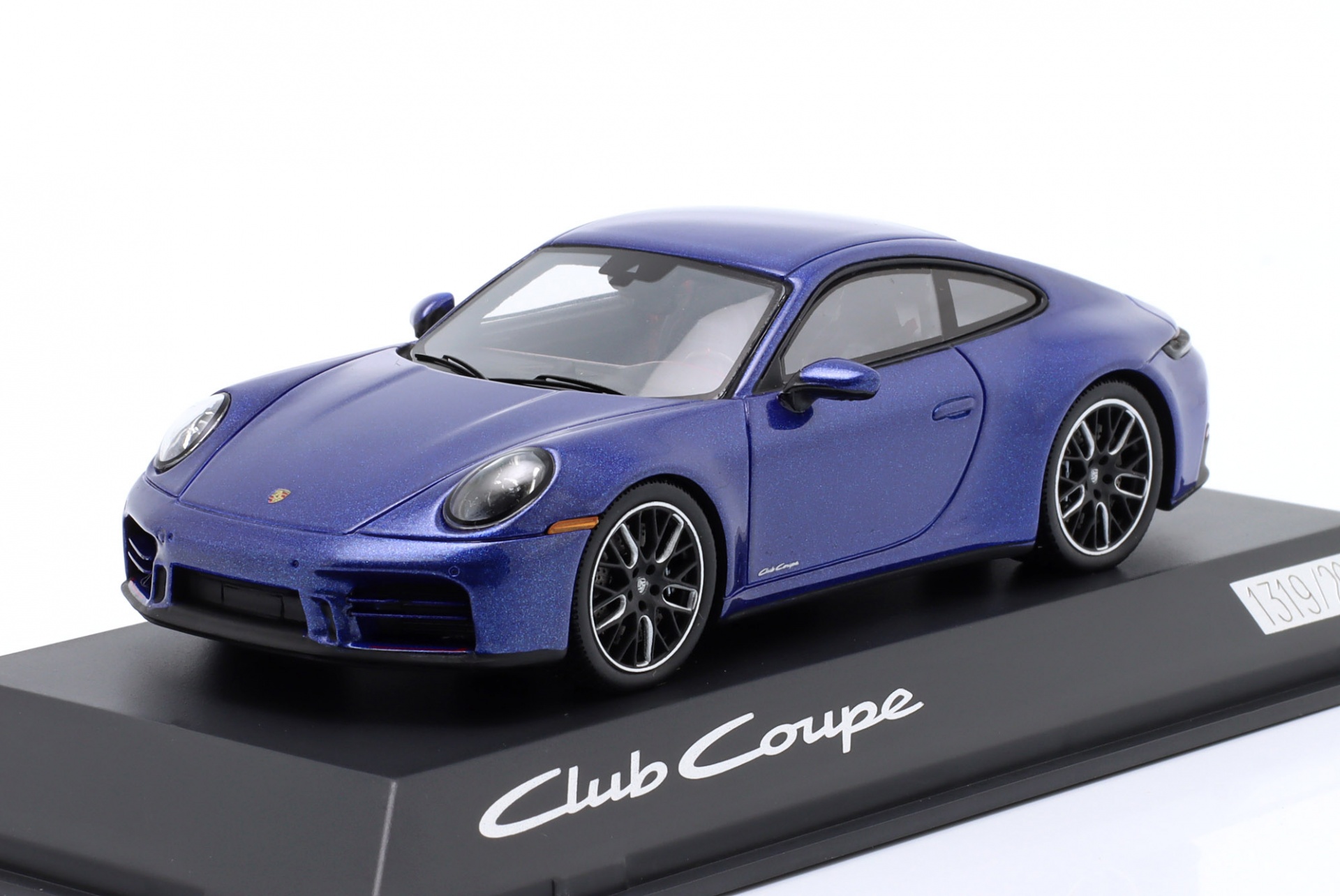 Porsche 911 (992.2) Carrera T Club Coupe sholar blau  