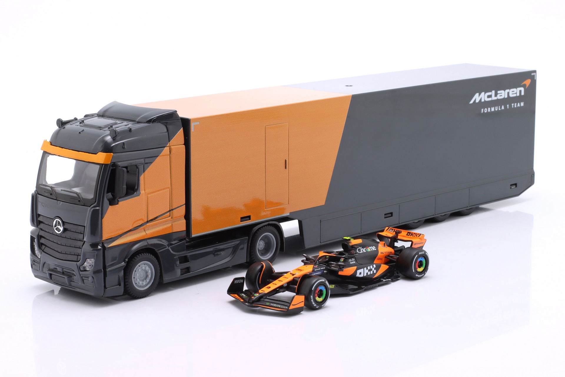 Mercedes-Benz Actros Formel 1 Renntransporter mit McLaren MCL38 #4 Norris  