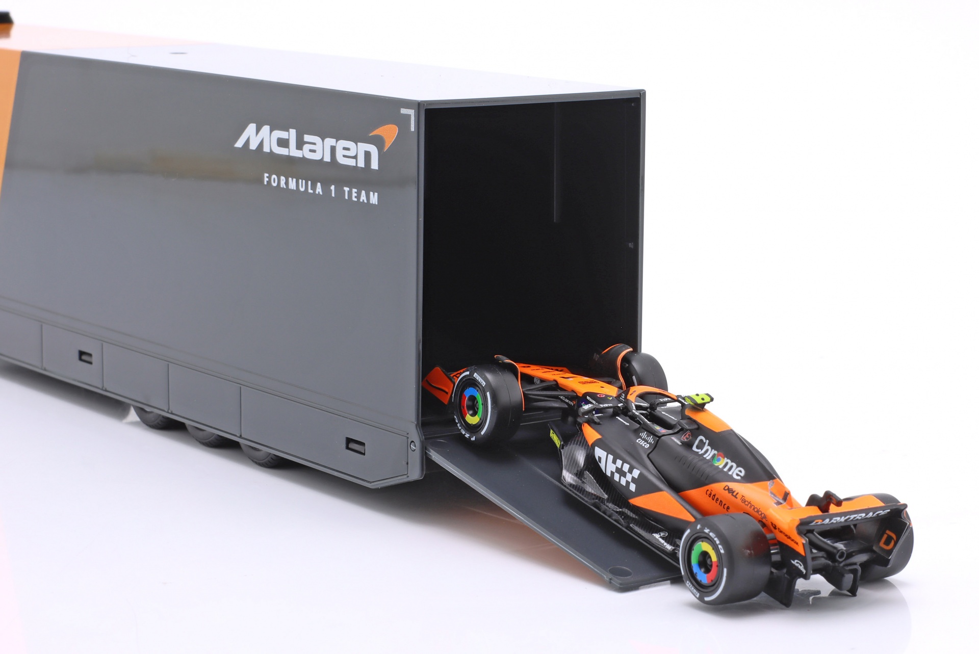 Mercedes-Benz Actros Formel 1 Renntransporter mit McLaren MCL38 #4 Norris  