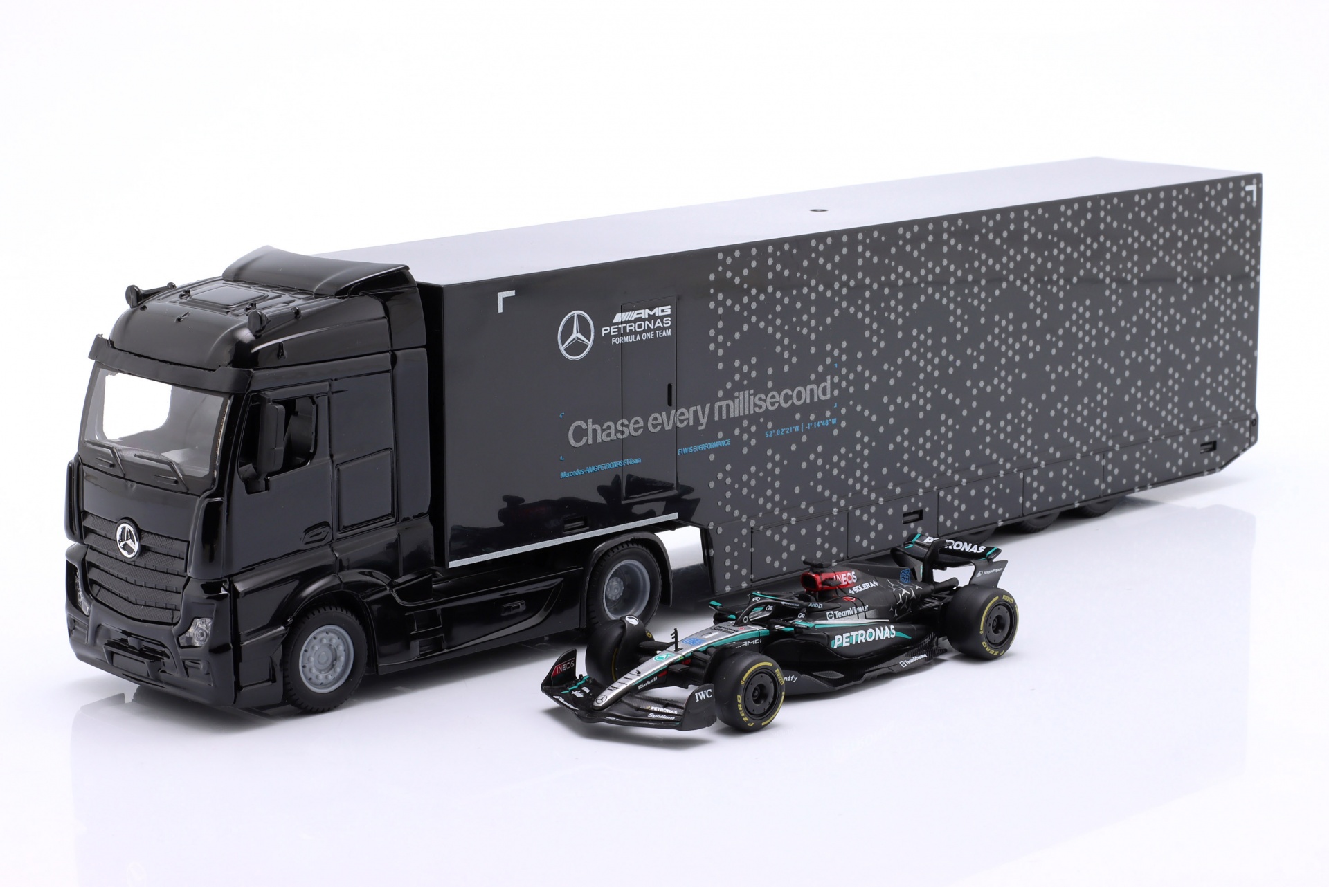 Mercedes-Benz Actros Formel 1 Renntransporter mit Mercedes FW15 #63 Russell  