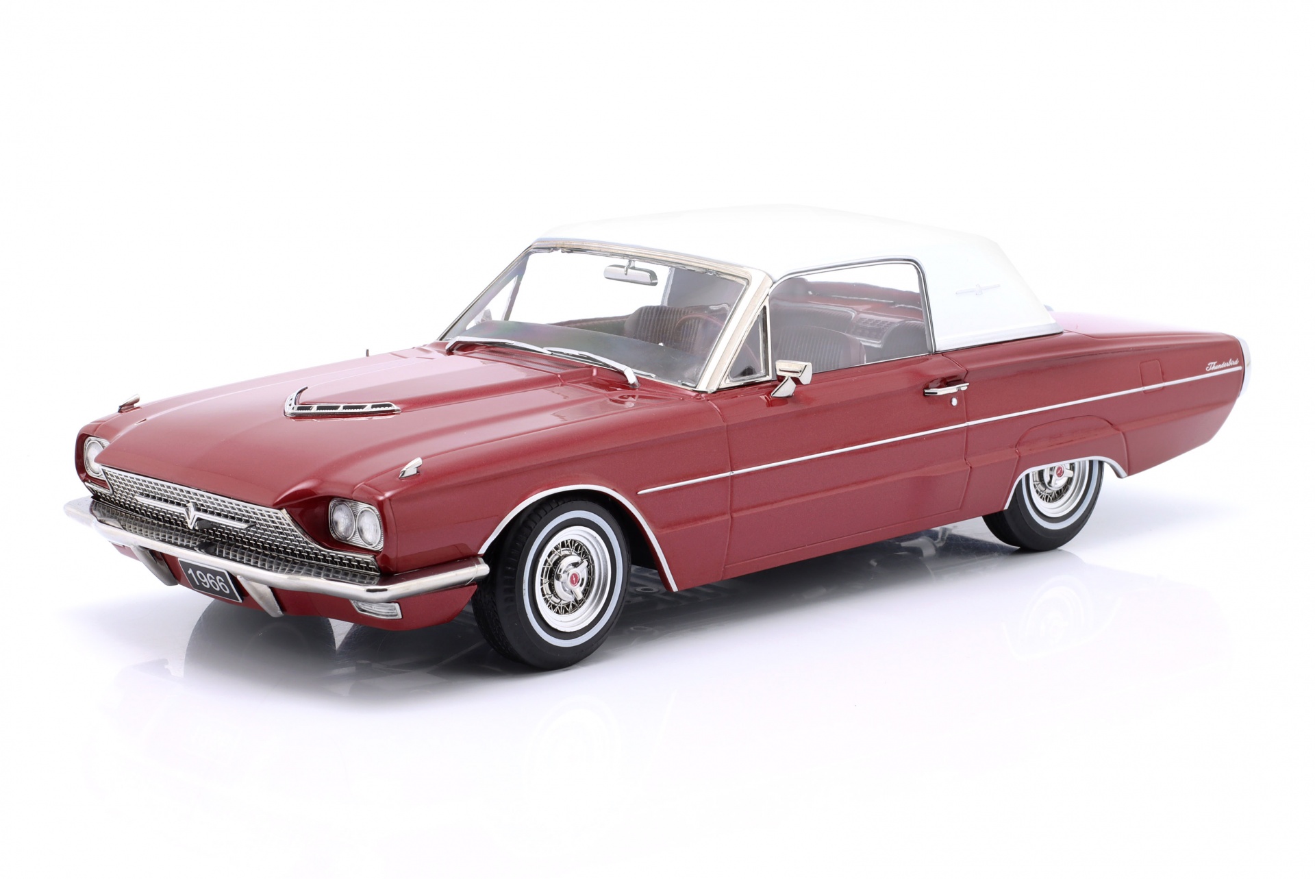 Ford Thunderbird Coupe Baujahr 1966 metallic rot / wei&szlig;  