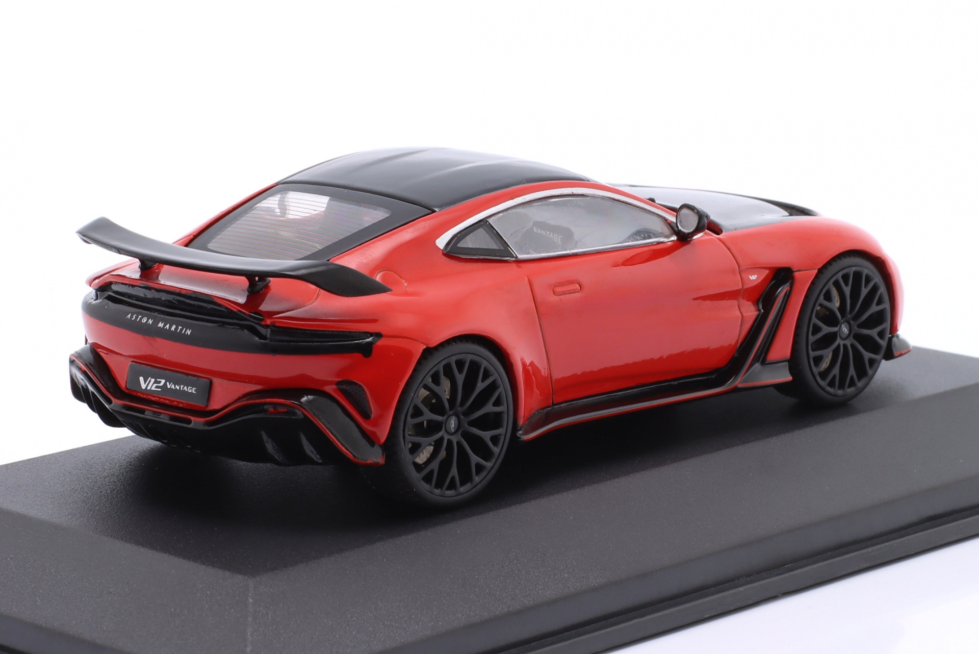 Aston Martin Vantage V12 Baujahr 2023 scorpus rot  