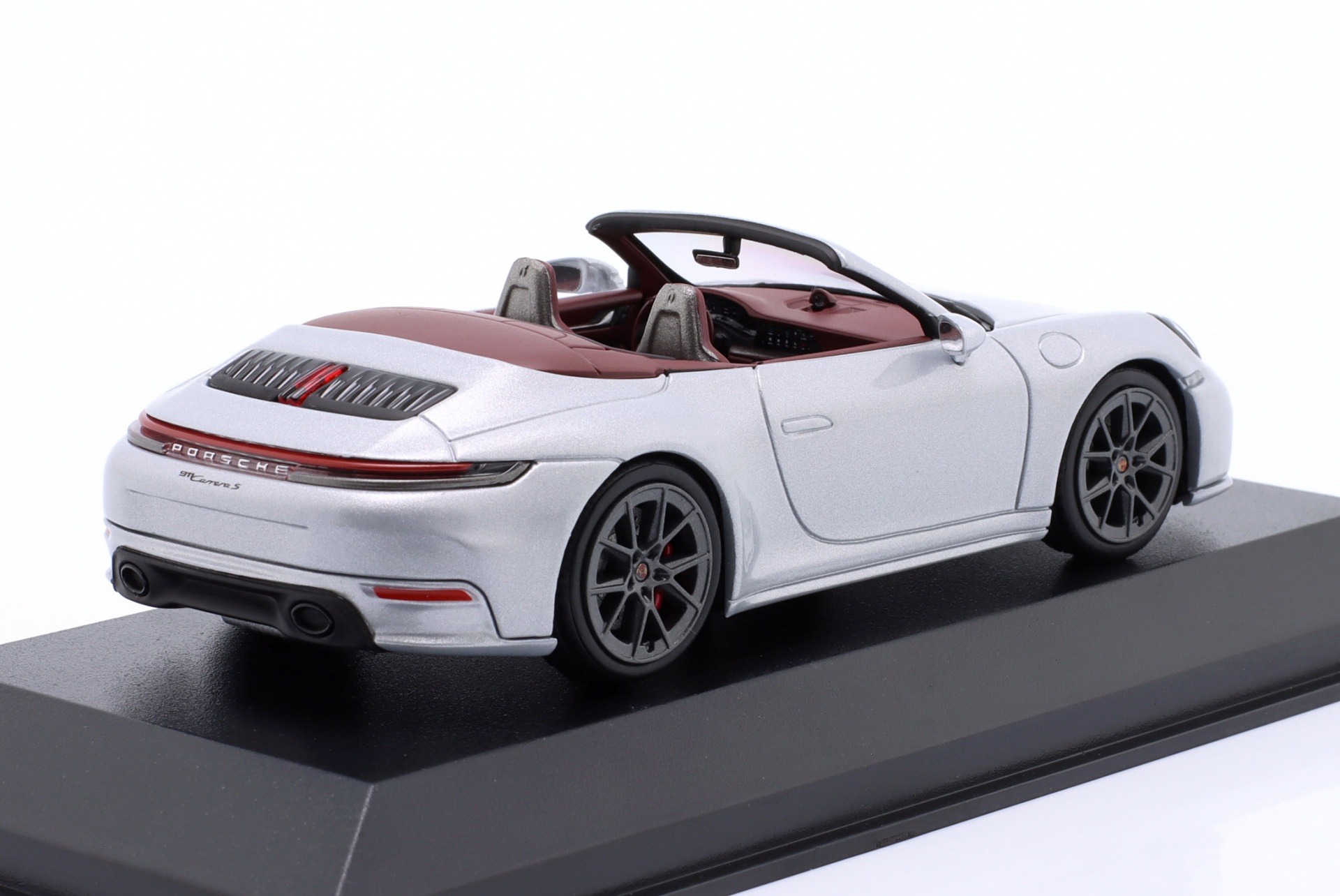 Porsche 911 (992.2) Carrera S Cabriolet 2024 eisgraumetallic  