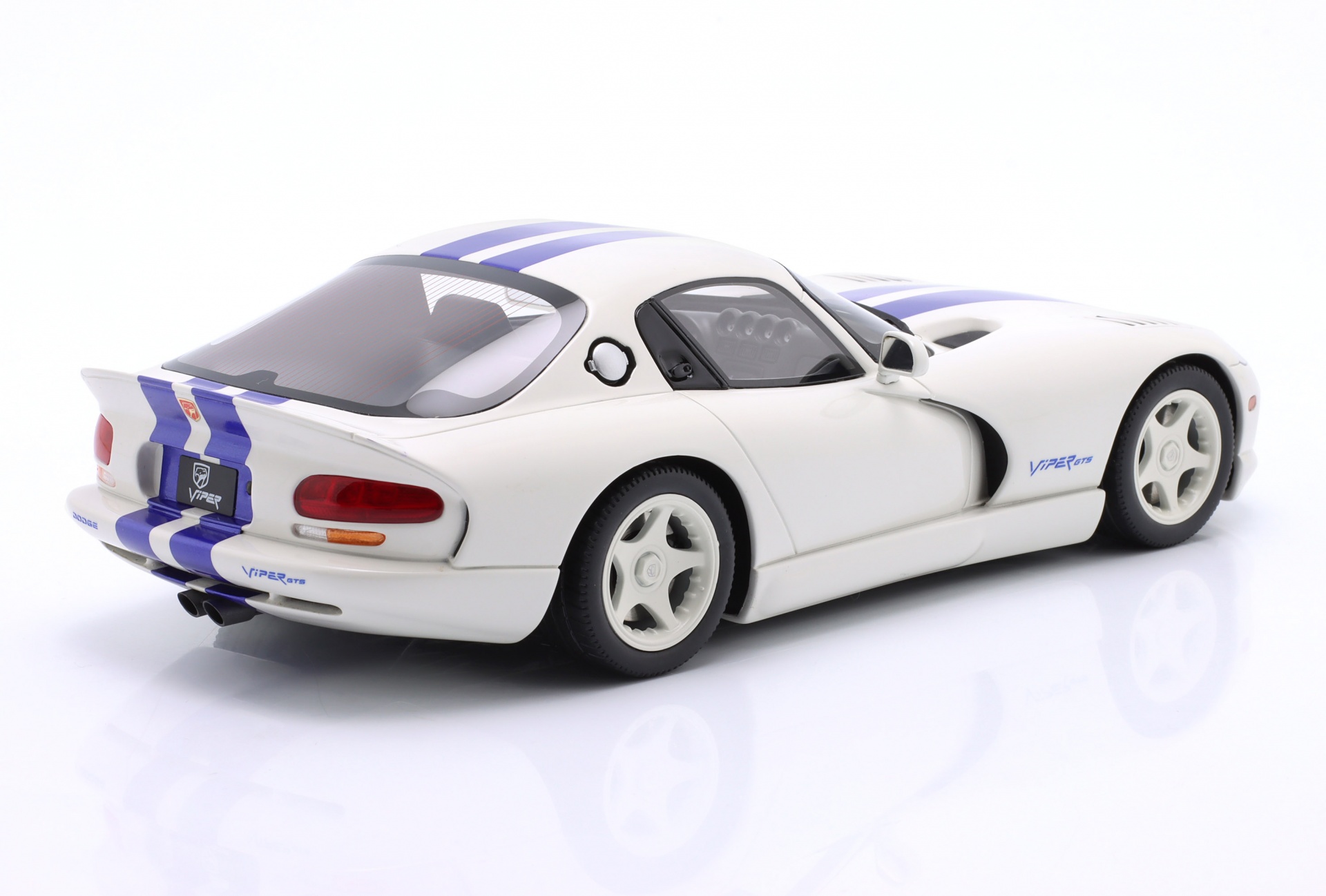 Dodge Viper GTS Coupe Baujahr 1996 wei&szlig;  GT-Spirit