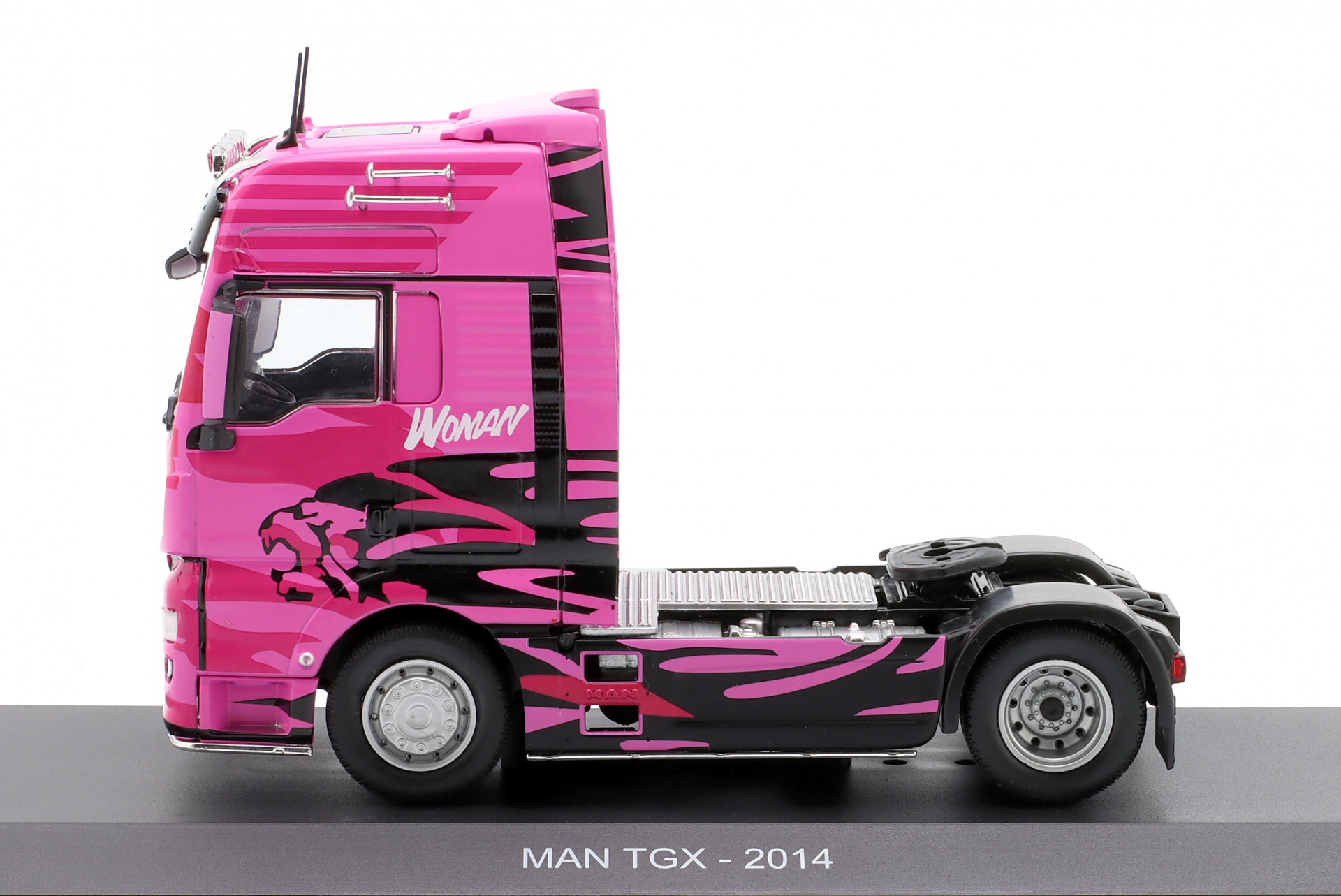 MAN TGX Sattelzugmaschine Woman Trucker 2014 pink  