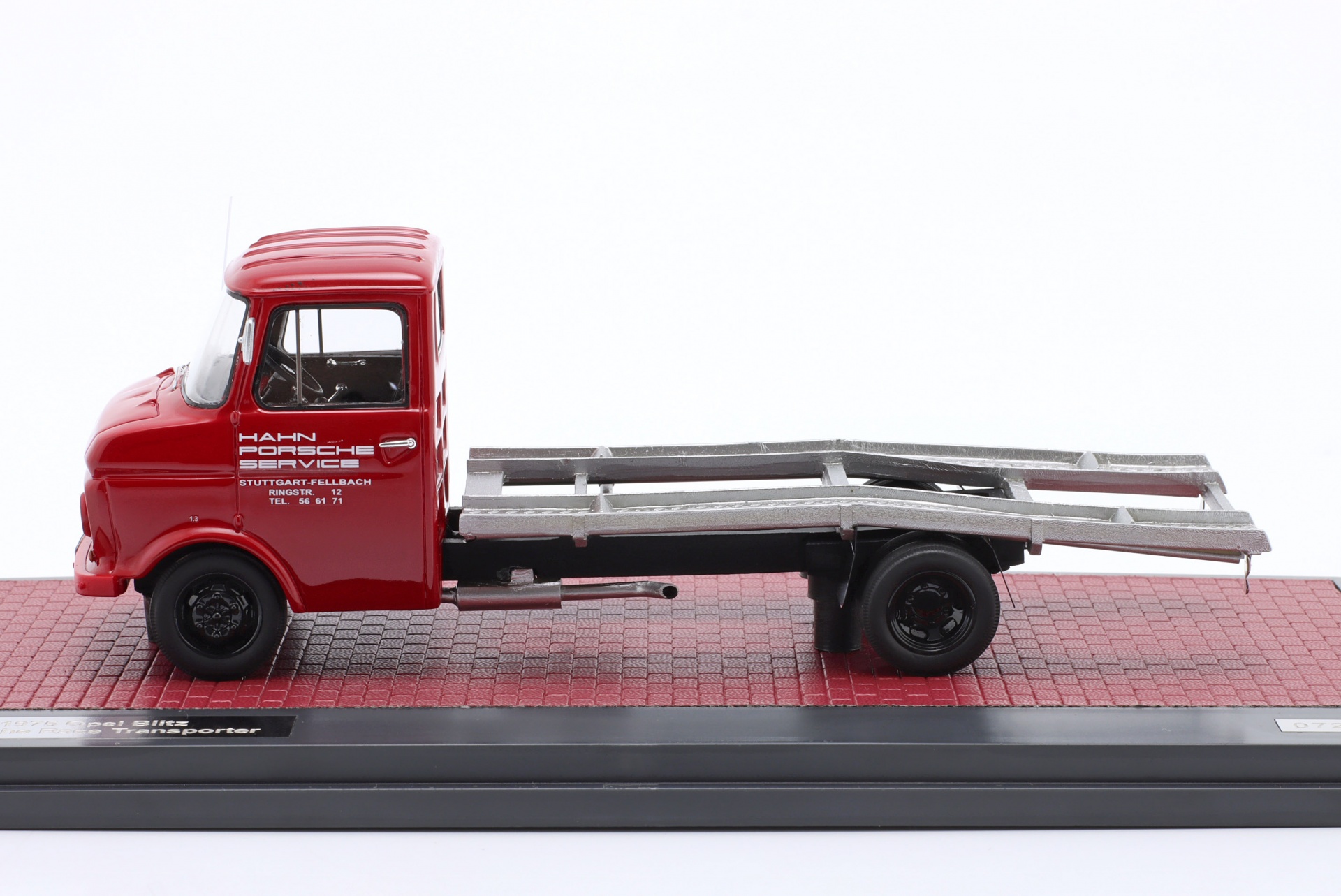 Opel Blitz Hahn Porsche Renntransporter 1966-1976 rot  