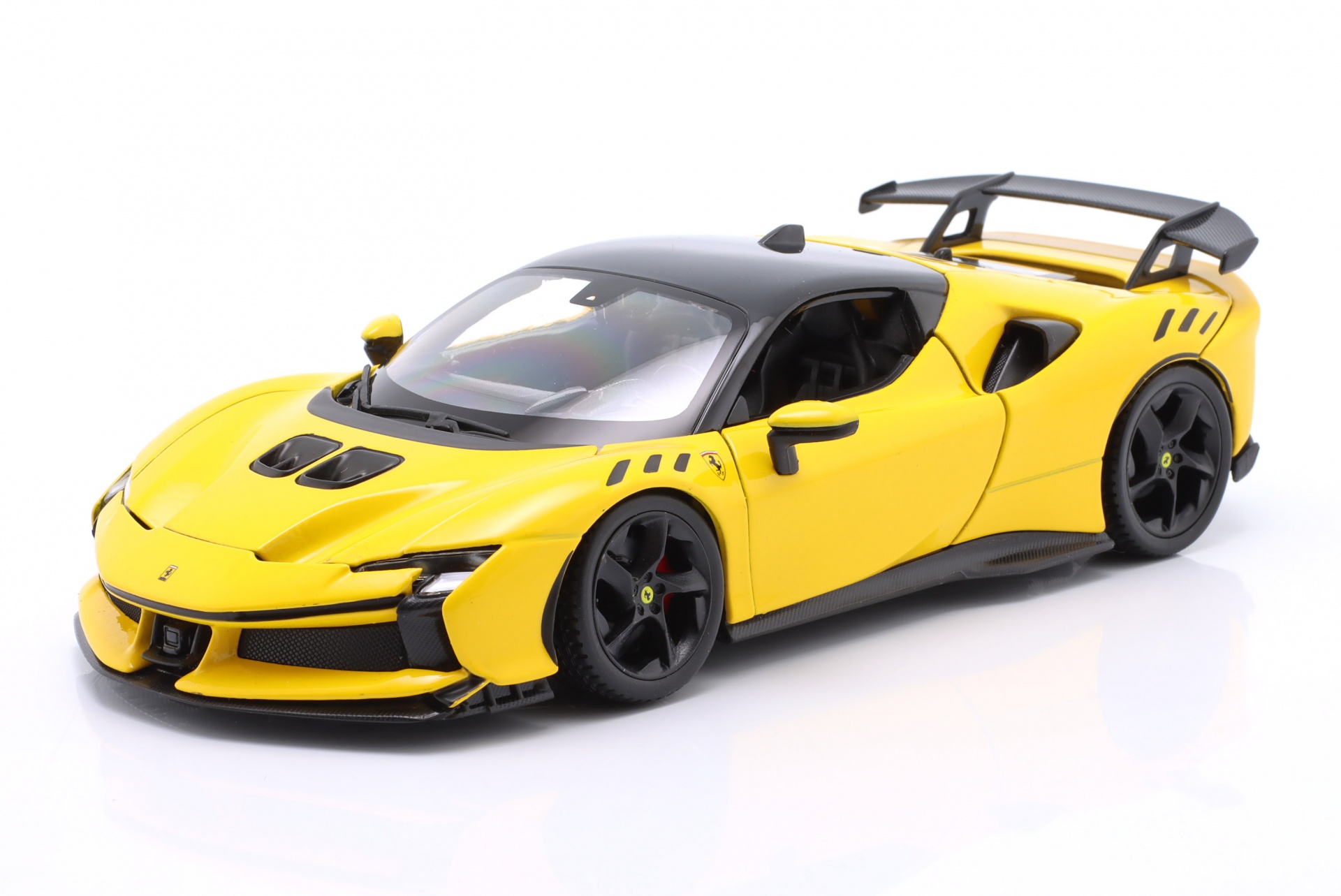Ferrari SF90 XX Stradale Baujahr 2024 gelb  