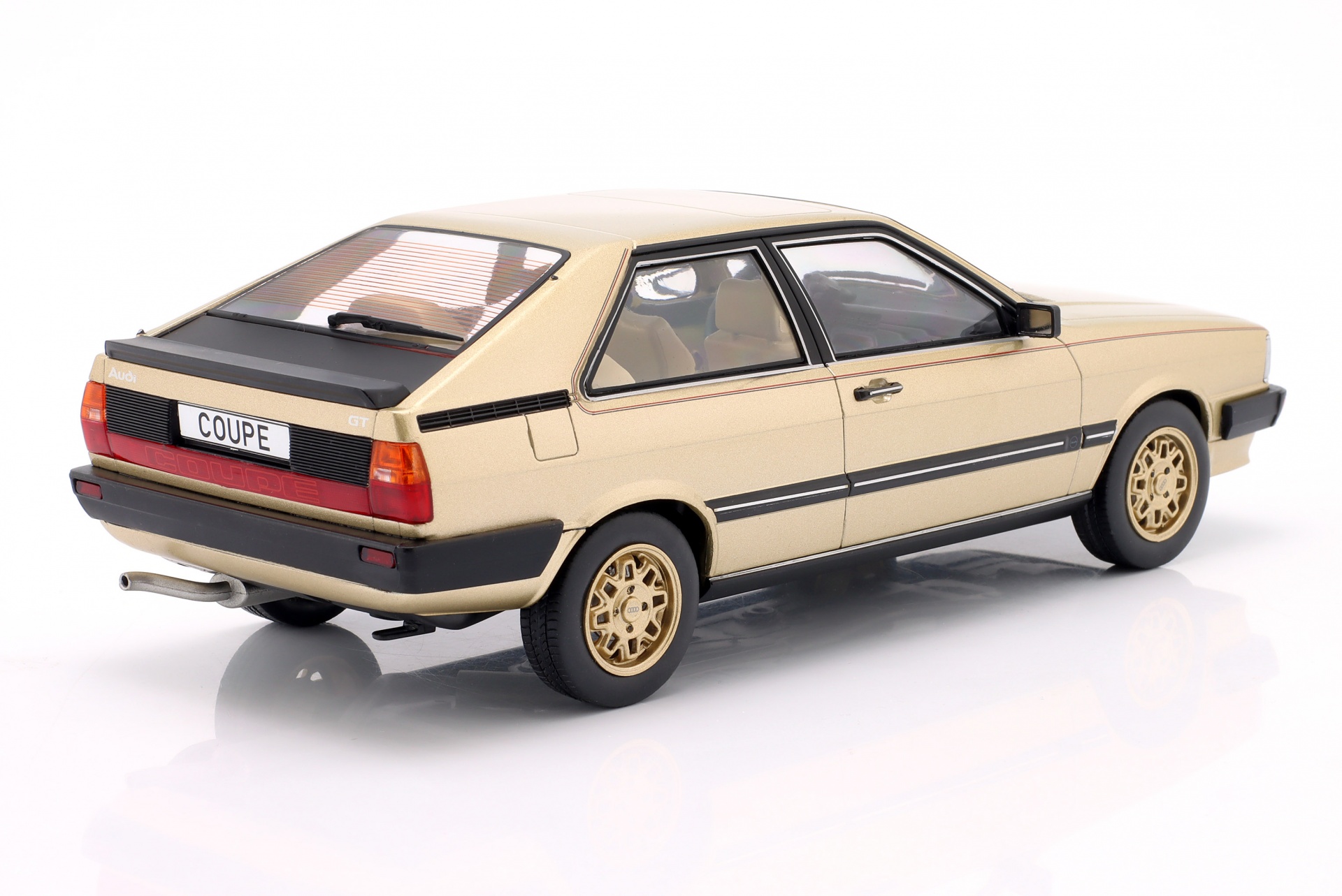 Audi GT Coupe Baujahr 1983 beige metallic  ModelCar Group