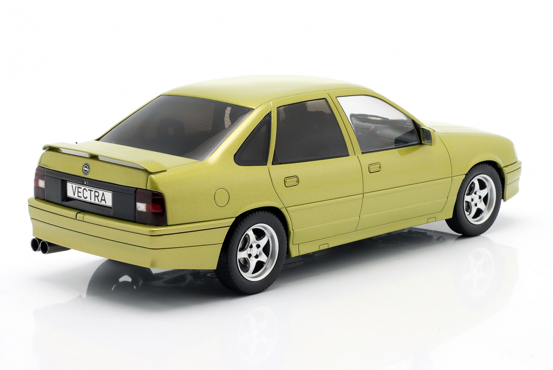 Opel Vectra A 2000 Baujahr 1988 gelb metallic  ModelCar Group