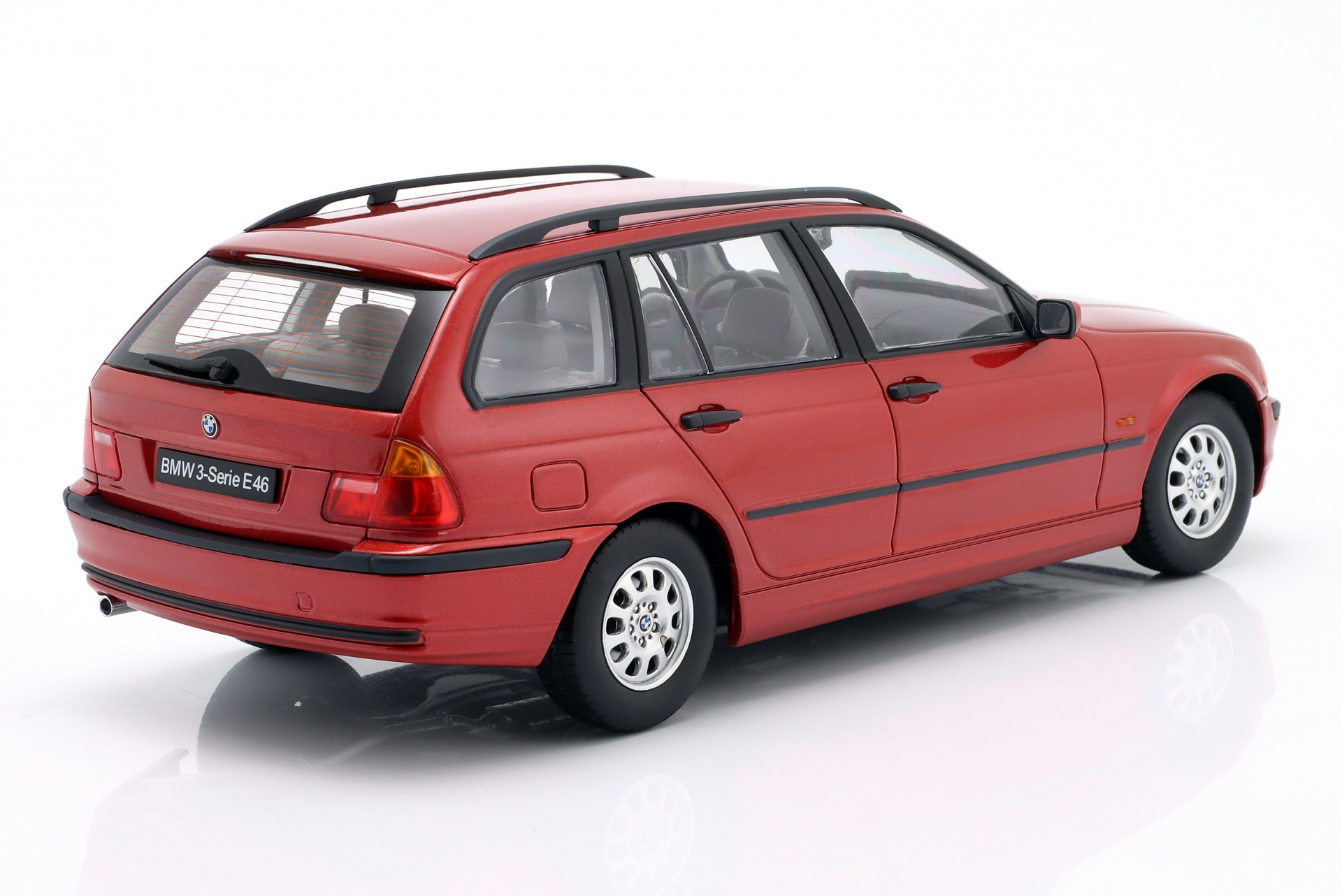 BMW 3er Serie E46 Touring Baujahr 1999 rot metallic  