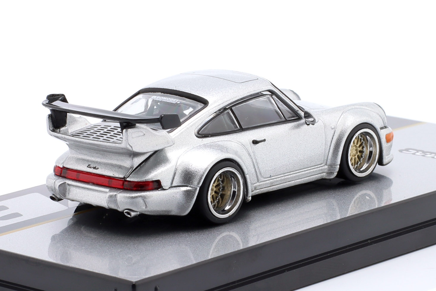 Porsche 911 (964) RWB Rauh-Welt silber metallic  