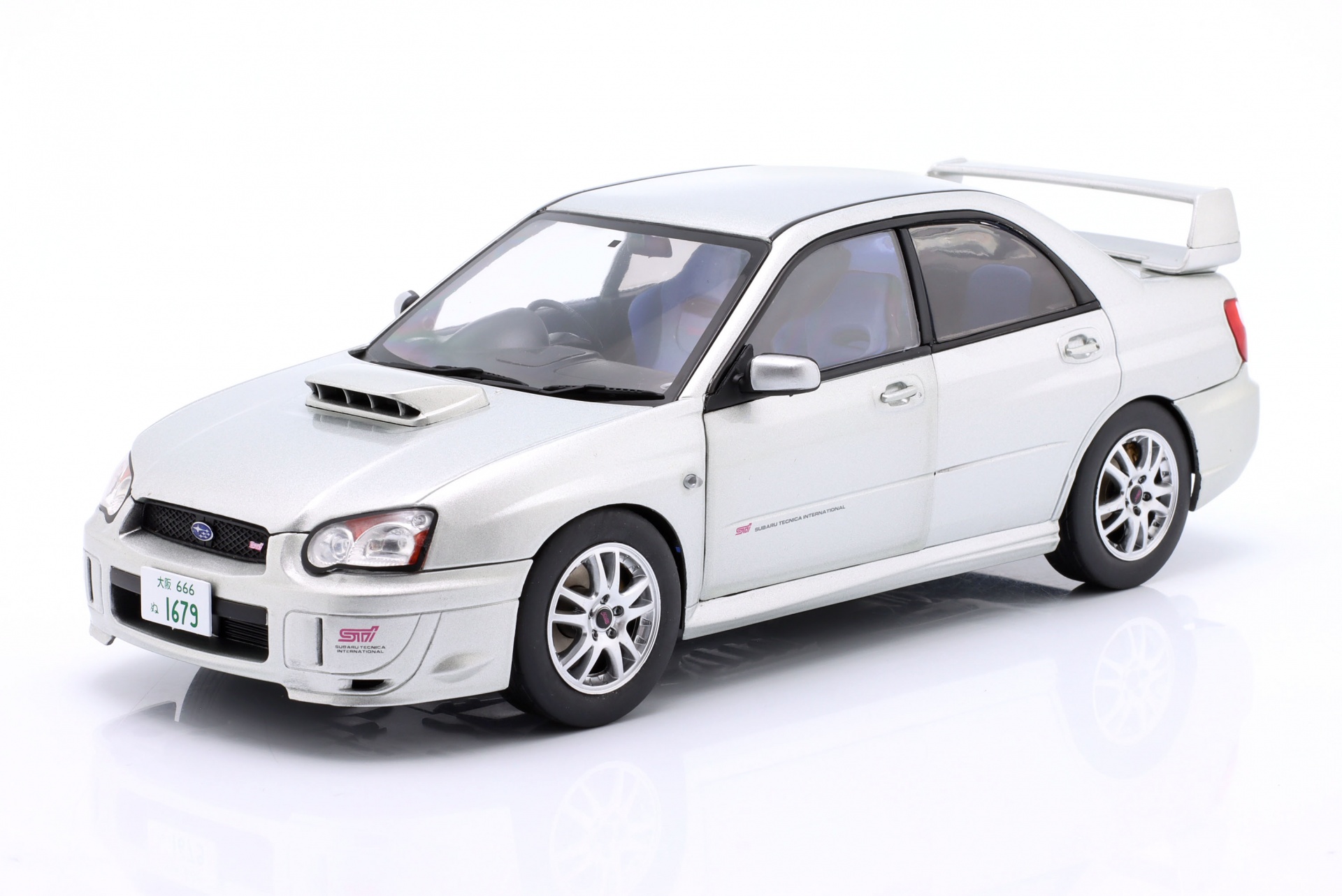 Subaru Impreza WRX STI Baujahr 2004 silber metallic  