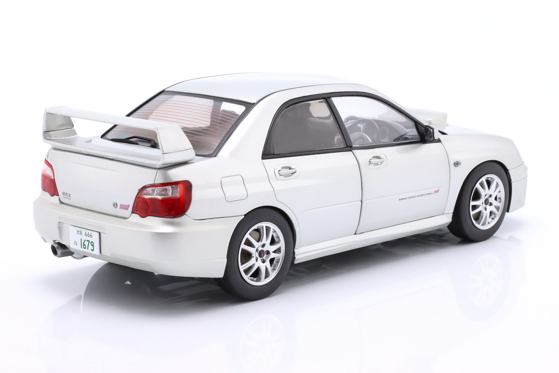 Subaru Impreza WRX STI Baujahr 2004 silber metallic  