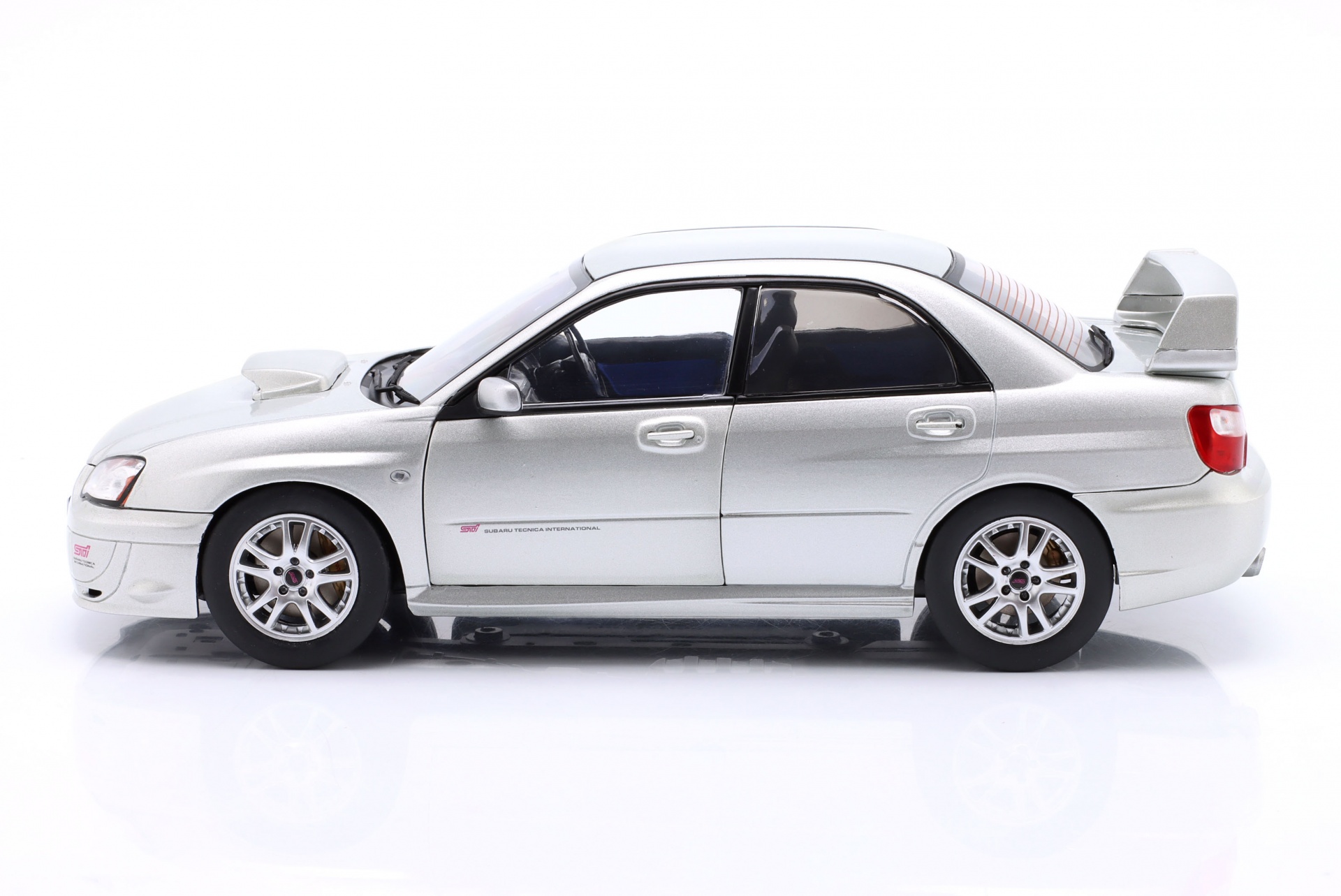 Subaru Impreza WRX STI Baujahr 2004 silber metallic  