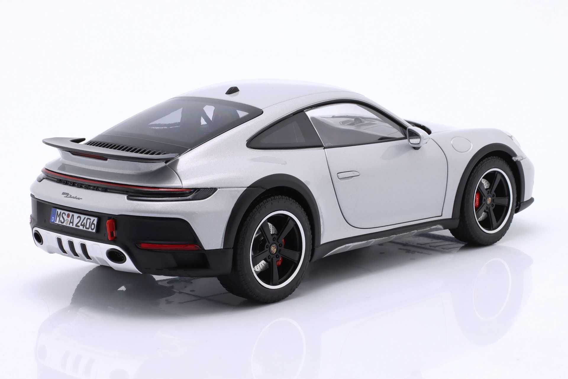 Porsche 911 Dakar Baujahr 2023 eisgraumetallic  