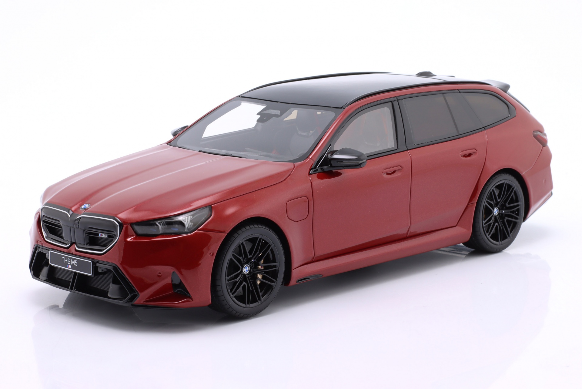 BMW M5 Touring (G99) Baujahr 2025 feuerrot  GT-Spirit
