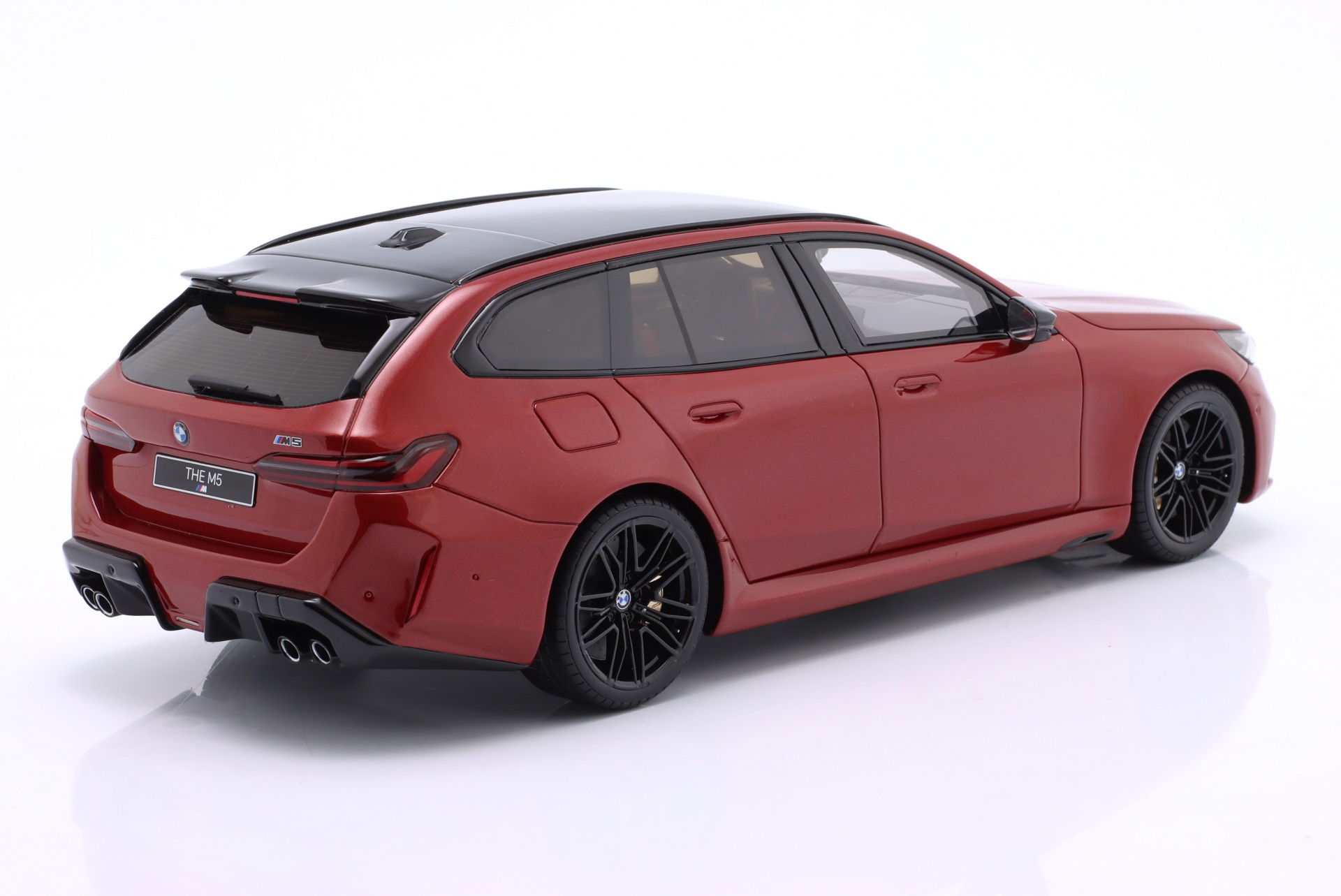 BMW M5 Touring (G99) Baujahr 2025 feuerrot  GT-Spirit