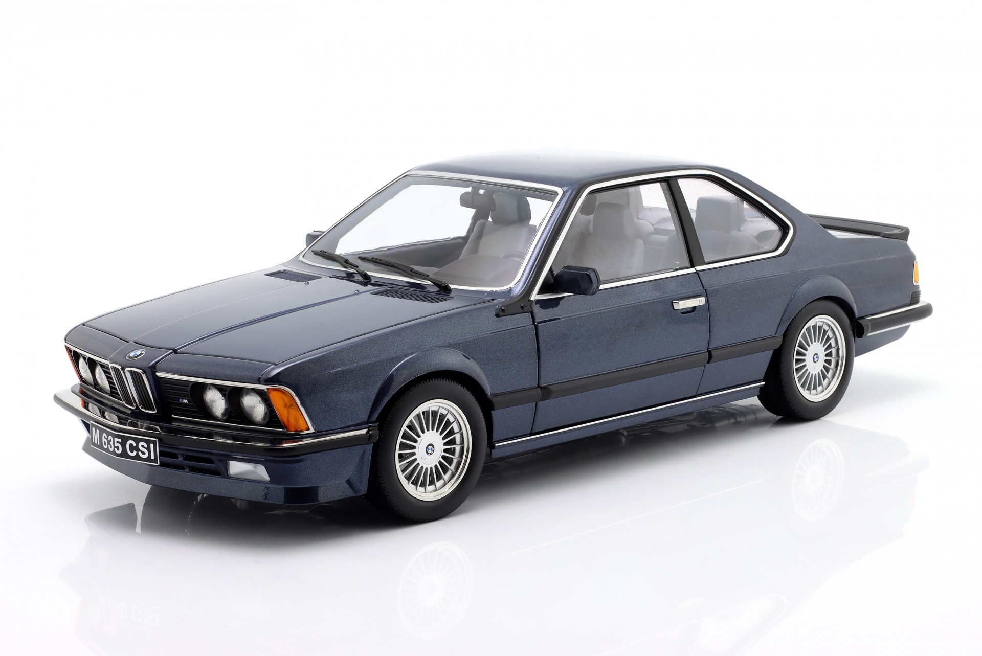 BMW M635 CSI mit Alpina-Felgen Baujahr 1987 dunkelblau metallic  