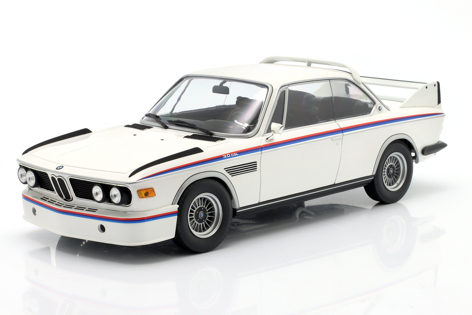BMW 3.0 CSL (E9) Baujahr 1973 wei&szlig;  