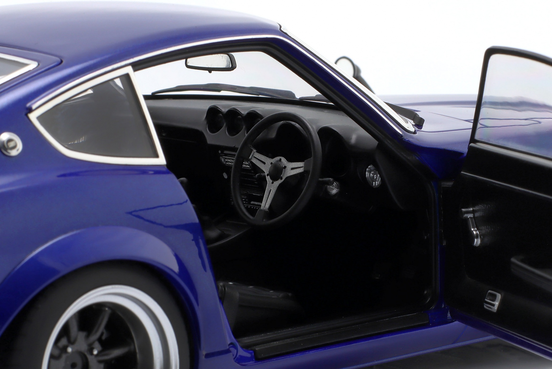 Nissan Fairlady Z (S30) Wangan Midnight AKUMA no Z blau  