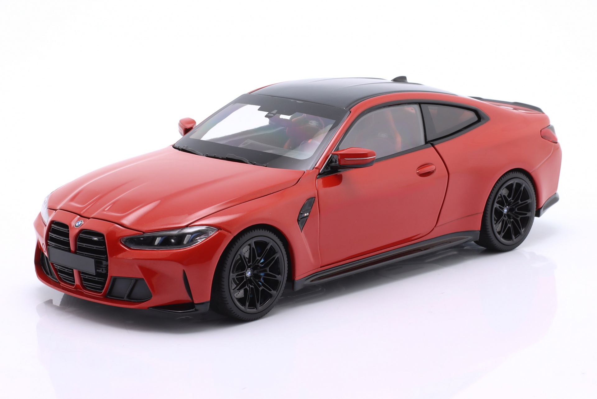 BMW M4 (G82) Baujahr 2024 rot metallic  