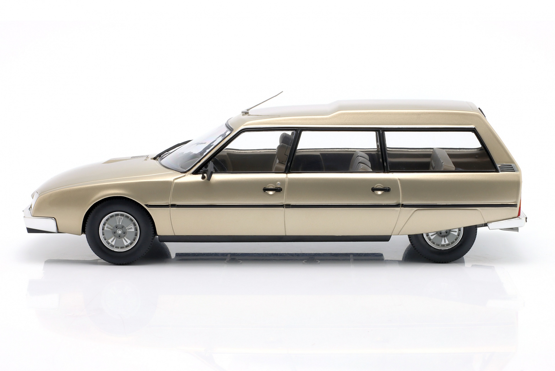 Citroen CX Break Baujahr 1977 beige metallic  ModelCar Group