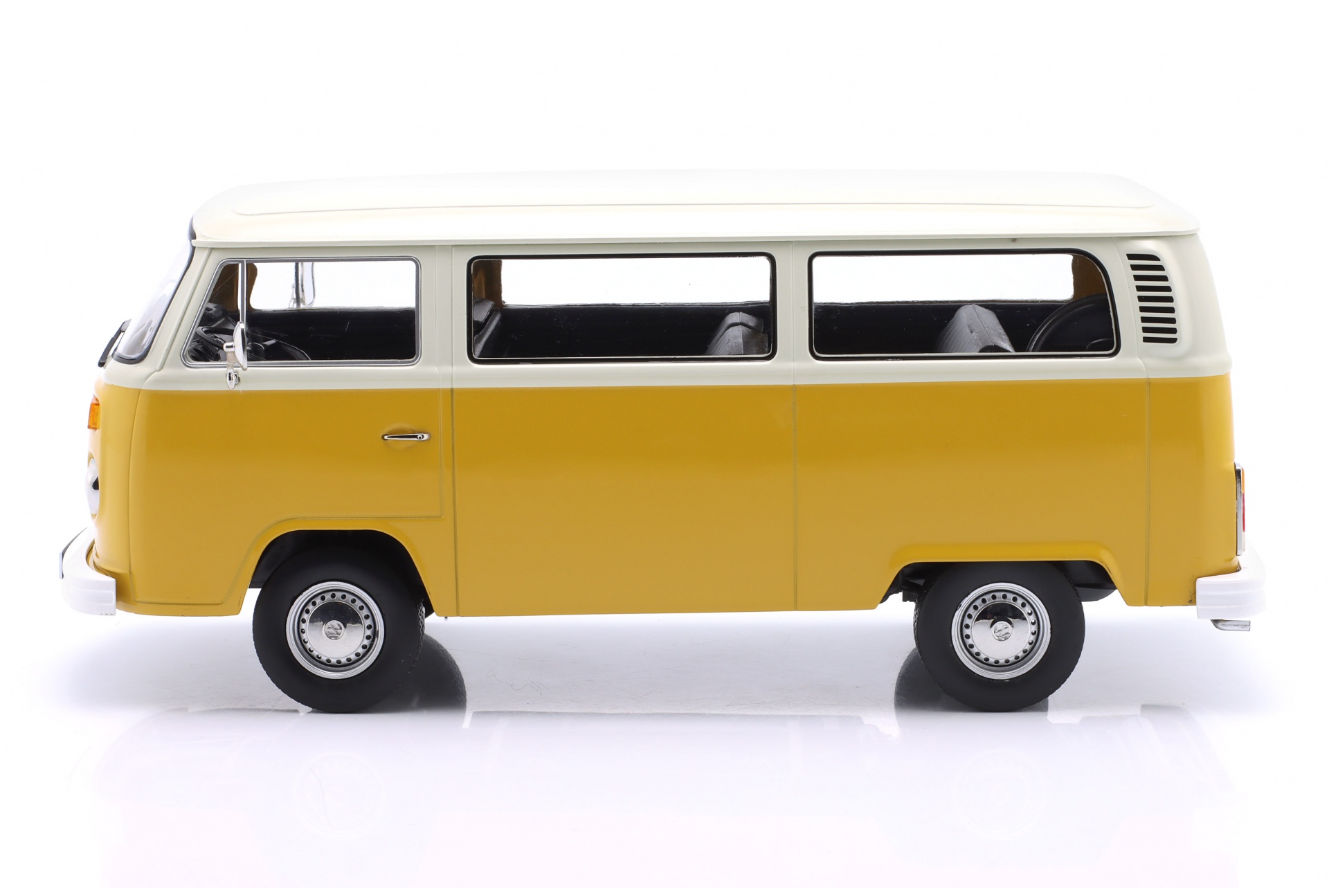 Volkswagen VW T2b Bus Baujahr 1972 gelb / wei&szlig;  