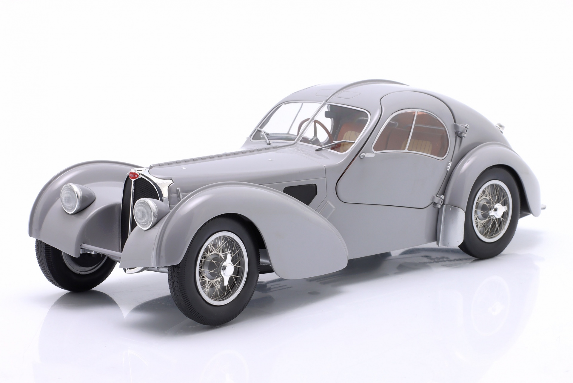 Bugatti Atlantic Type 57 SC Baujahr 1937 grau  