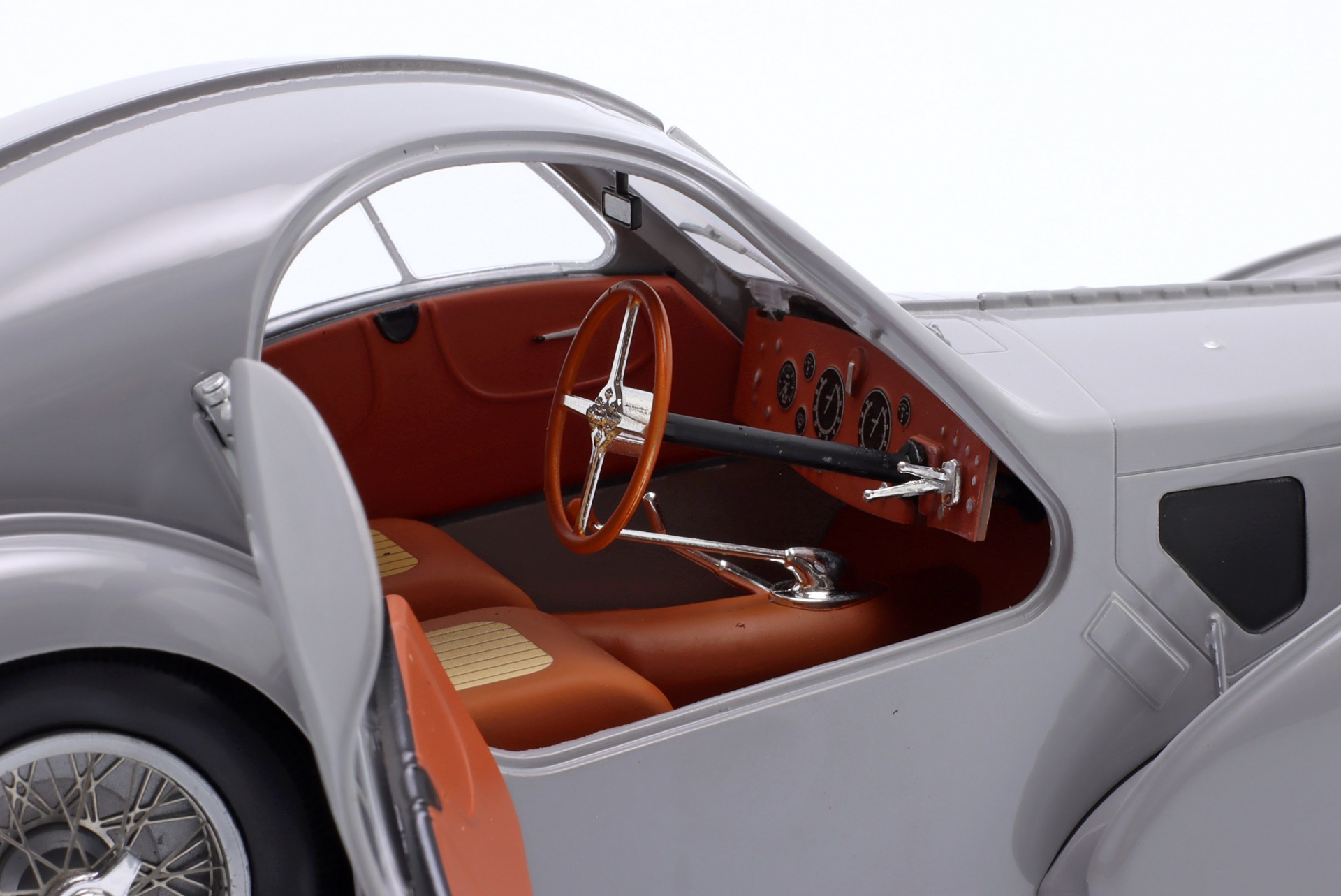 Bugatti Atlantic Type 57 SC Baujahr 1937 grau  