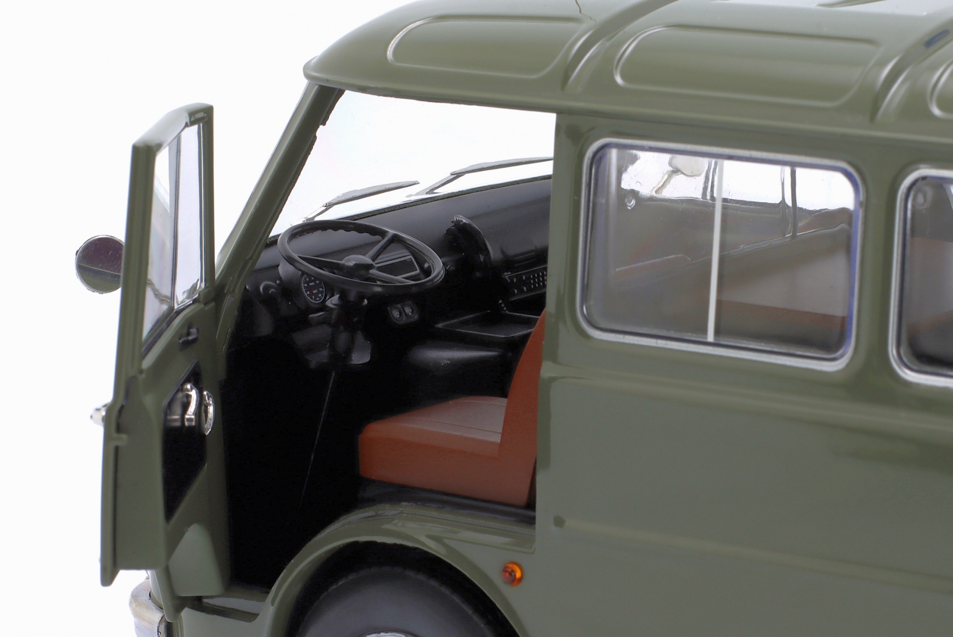 Alfa Romeo F-12 Minibus Polizei Baujahr 1970 olivgr&uuml;n  MITICA