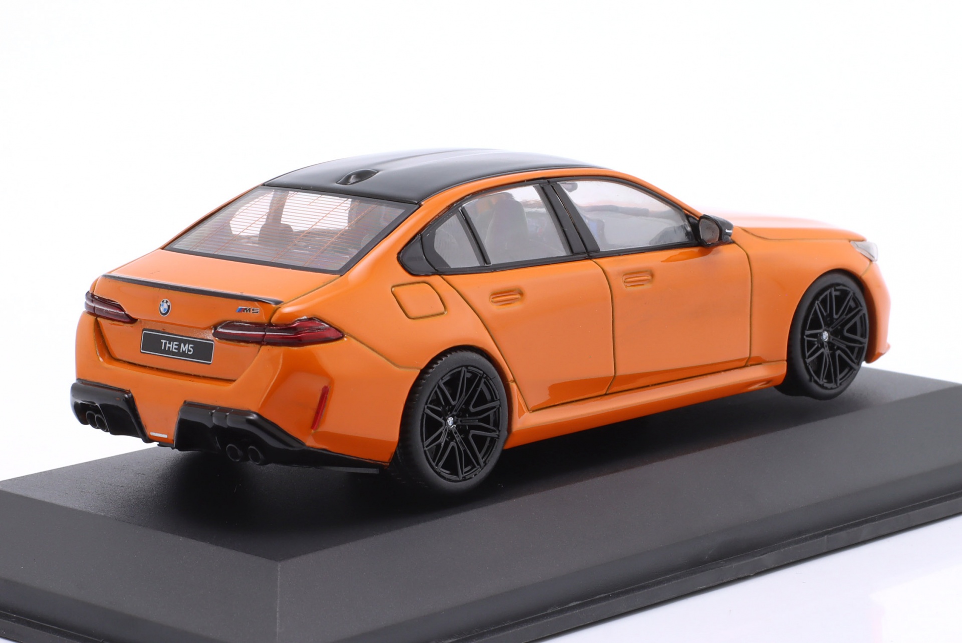 BMW M5 Sedan Baujahr 2024 feuerorange  